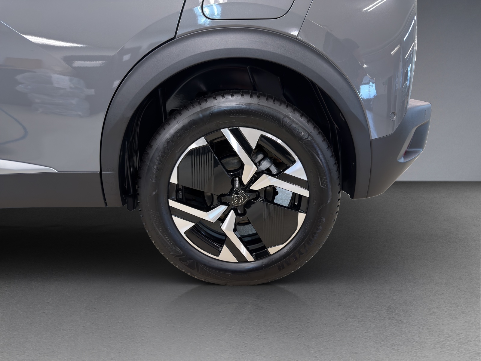 PEUGEOT 2008 1.2 145 MHEV GT-image-5
