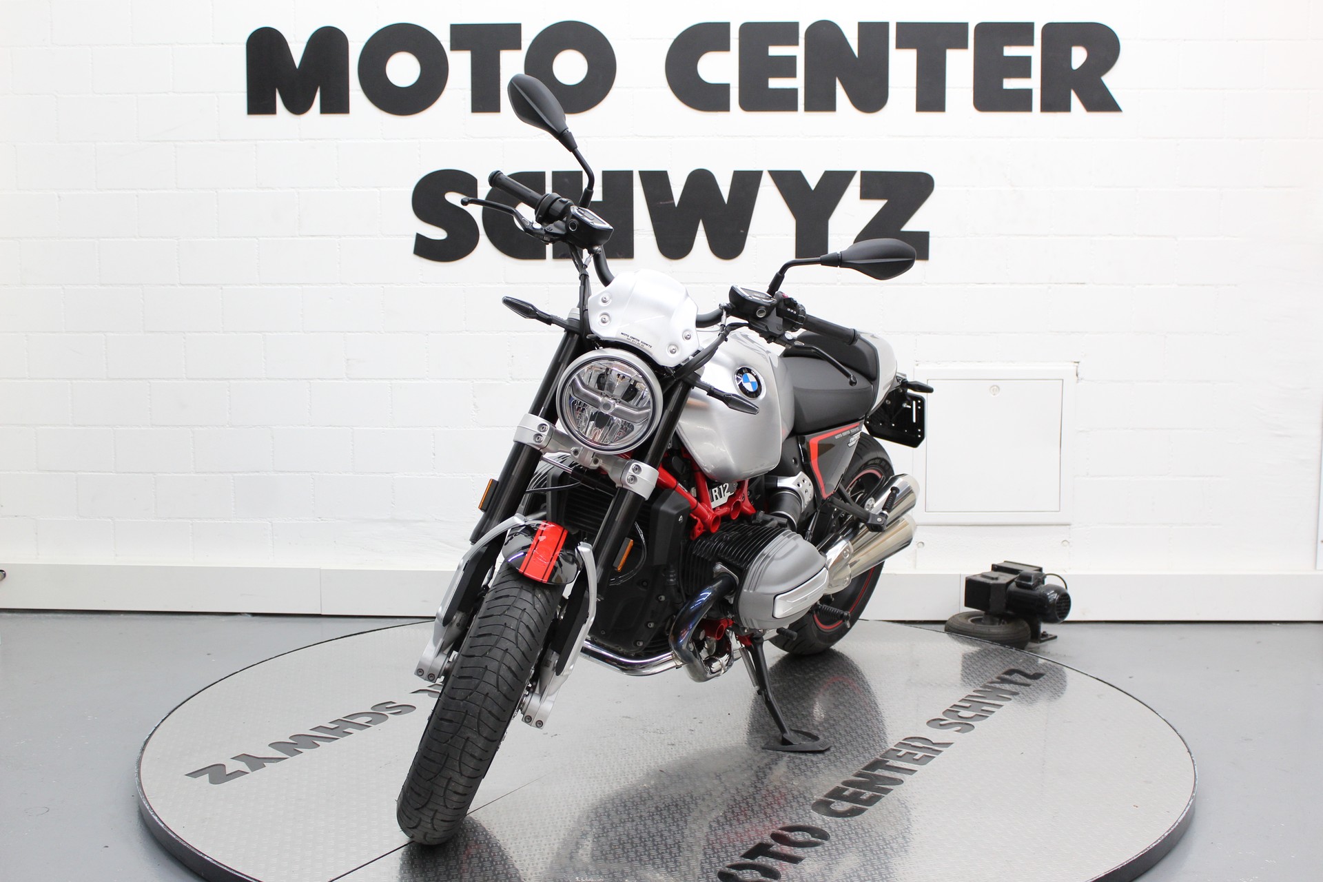 BMW R 12 nine T-image-3