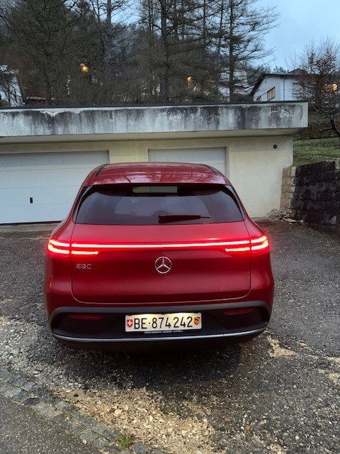 MERCEDES-BENZ EQC 400 AMG Line 4Matic-image-15