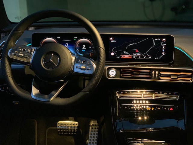 MERCEDES-BENZ EQC 400 AMG Line 4Matic-image-7