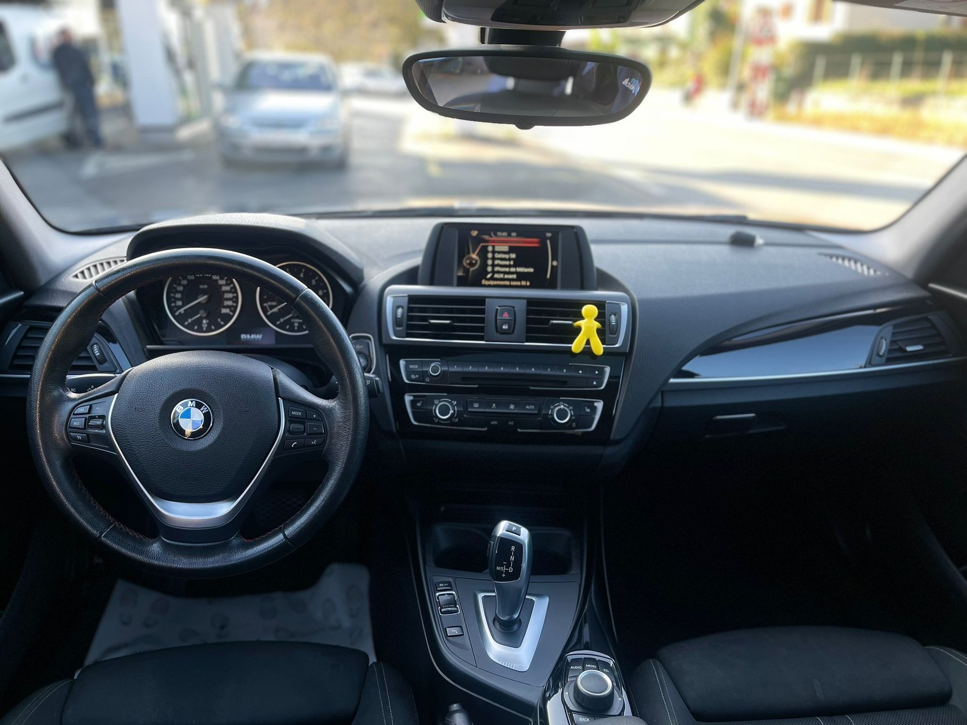 BMW 120i Sport Line Steptronic-image-9