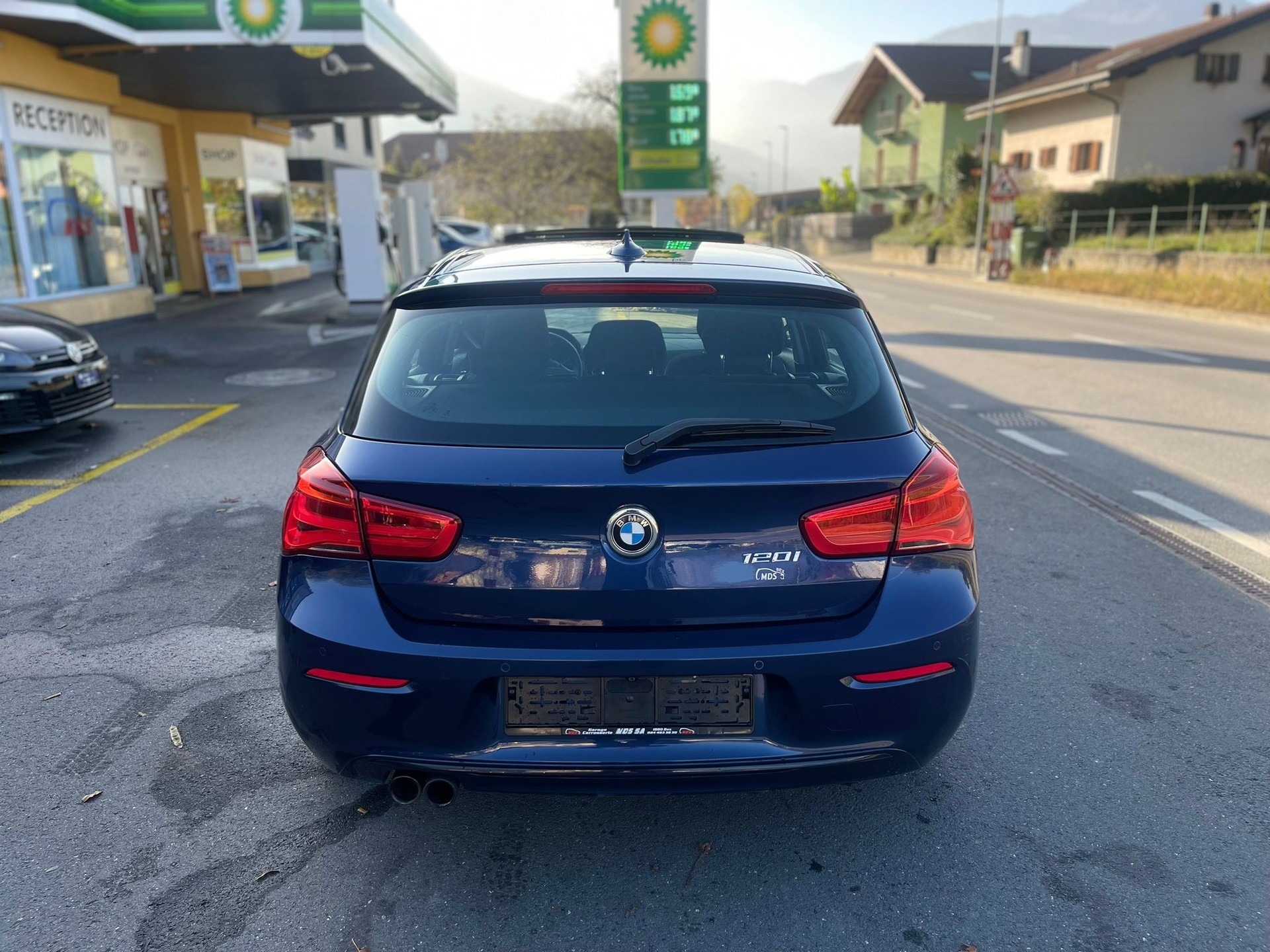 BMW 120i Sport Line Steptronic-image-4