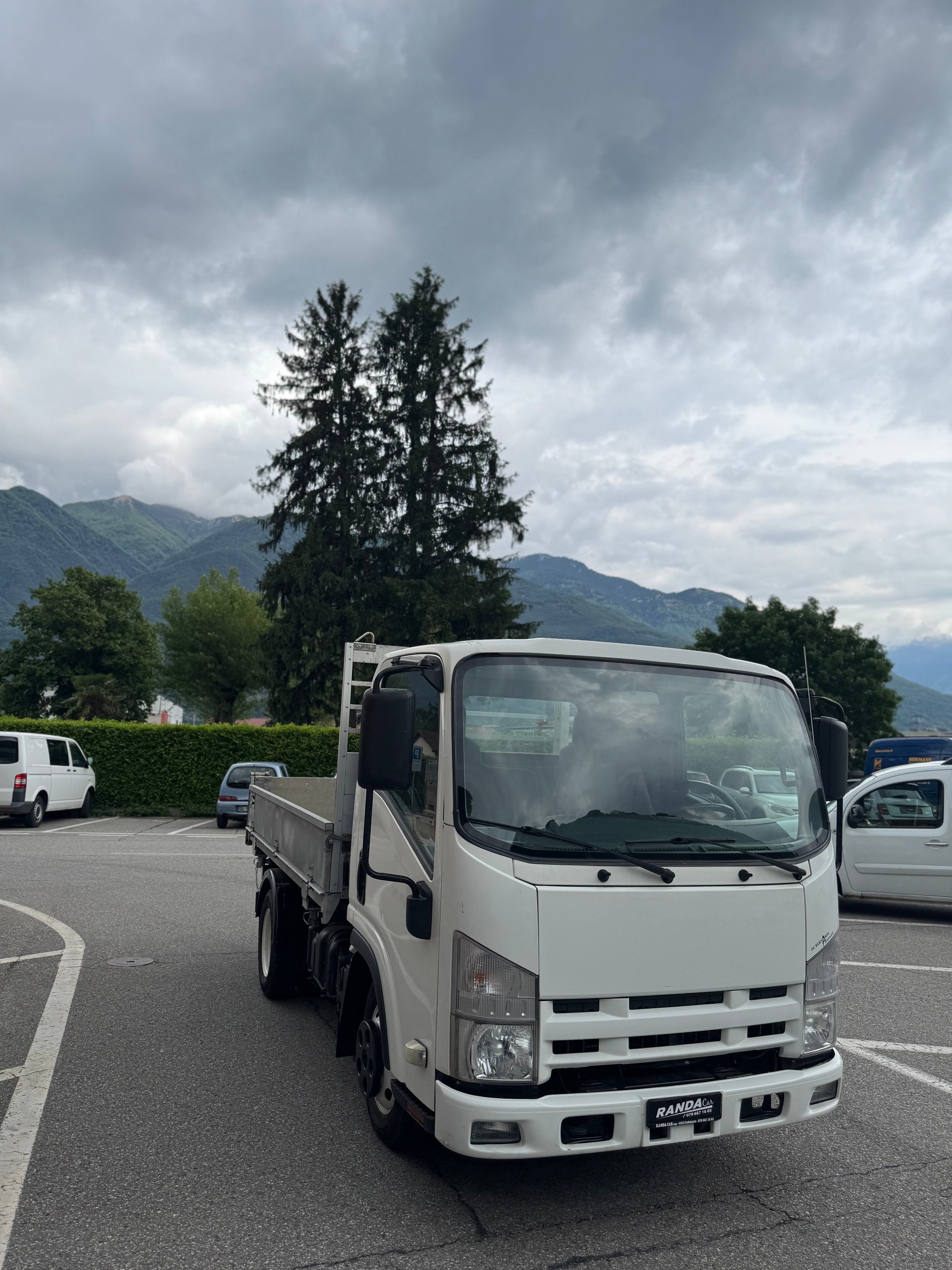 ISUZU NLR 85A-image-1