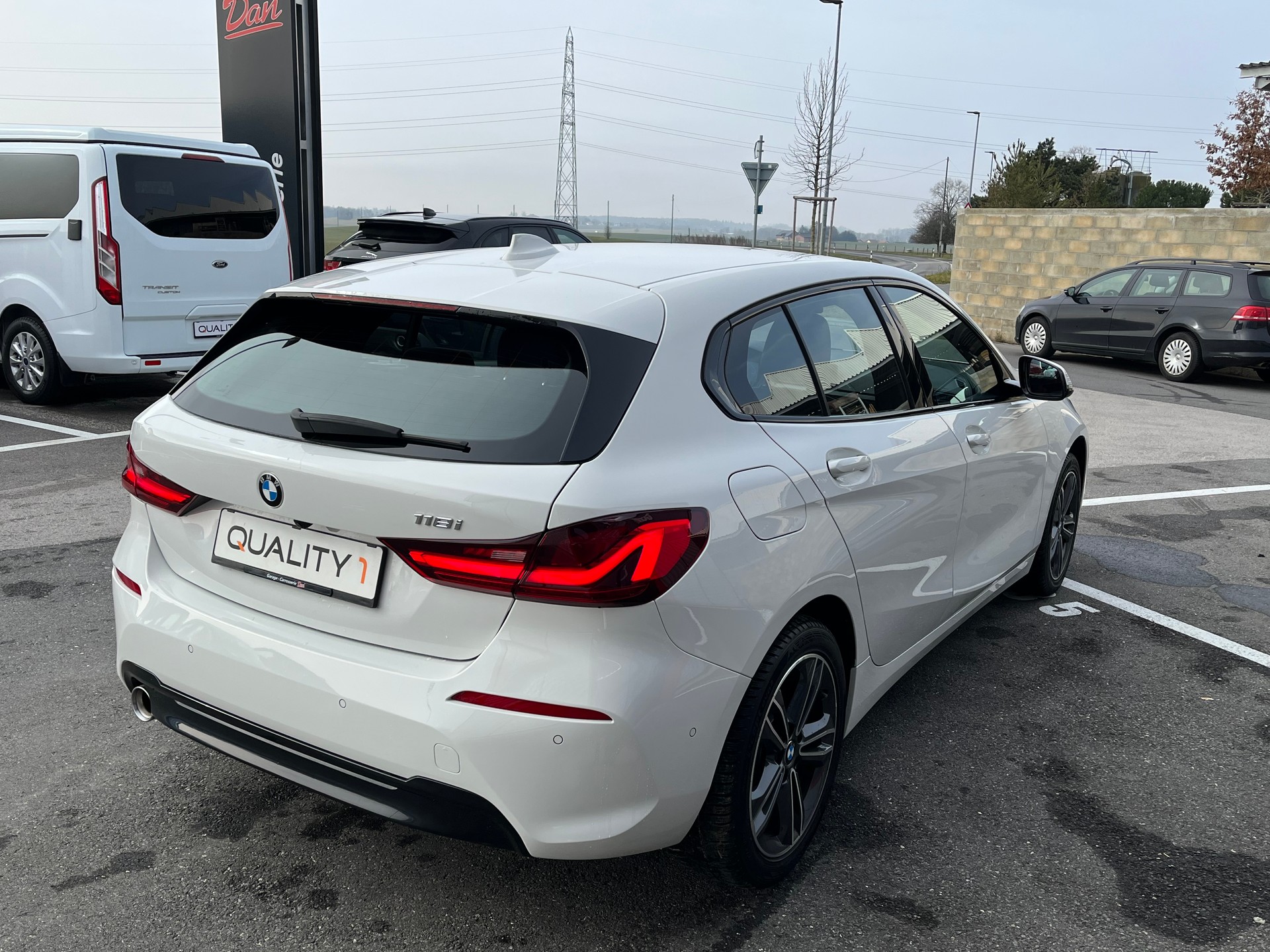 BMW 118i Sport Line Steptronic-image-5