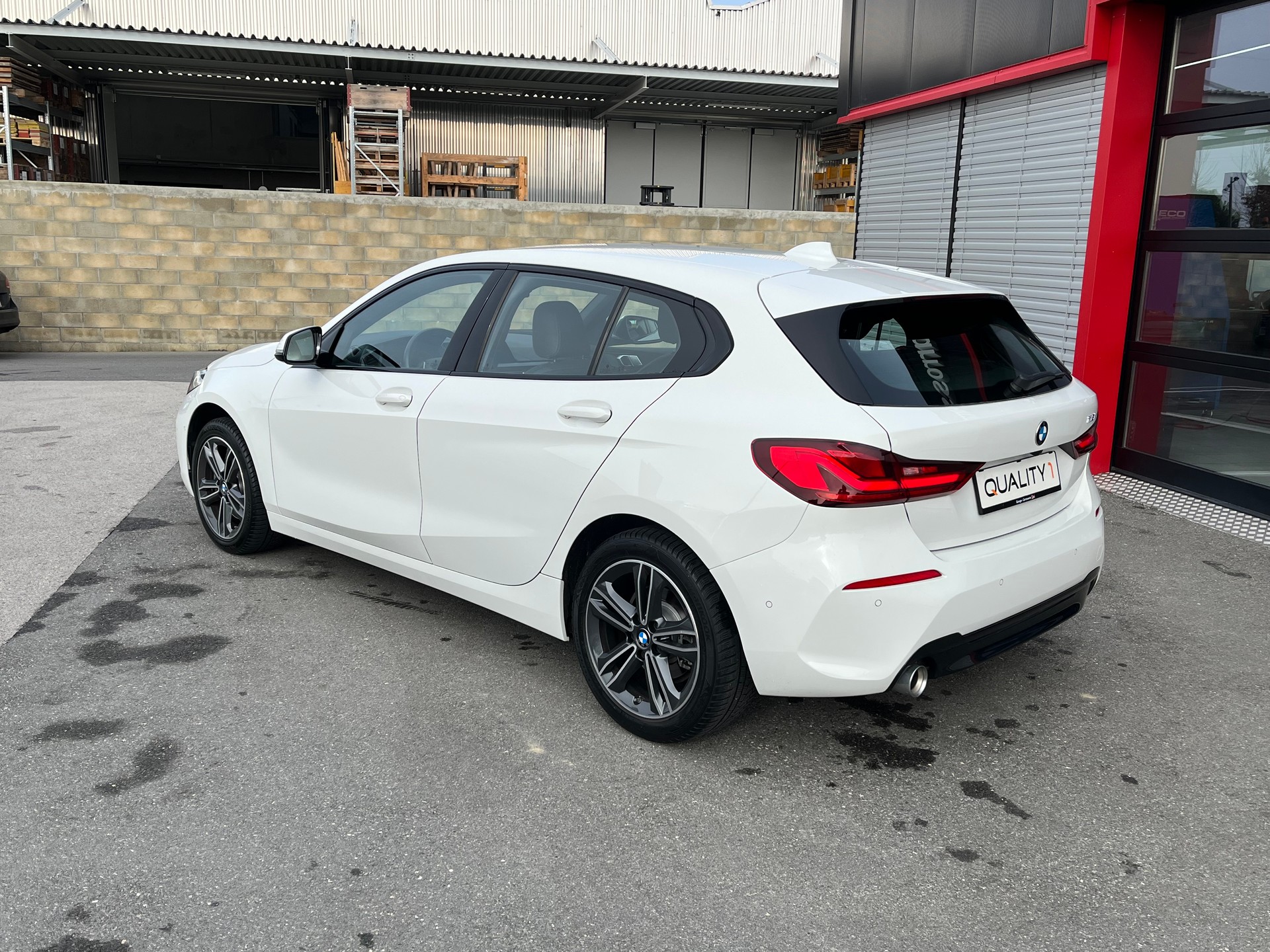 BMW 118i Sport Line Steptronic-image-7
