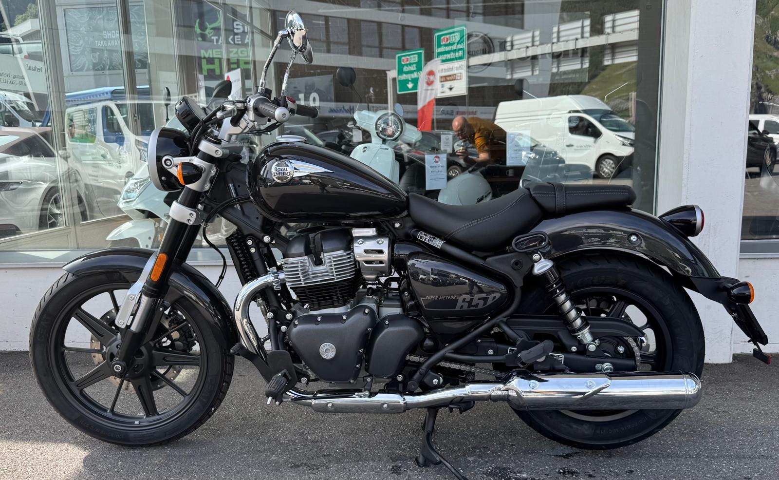 ROYAL ENFIELD Super Meteor 650 Astral-image-13