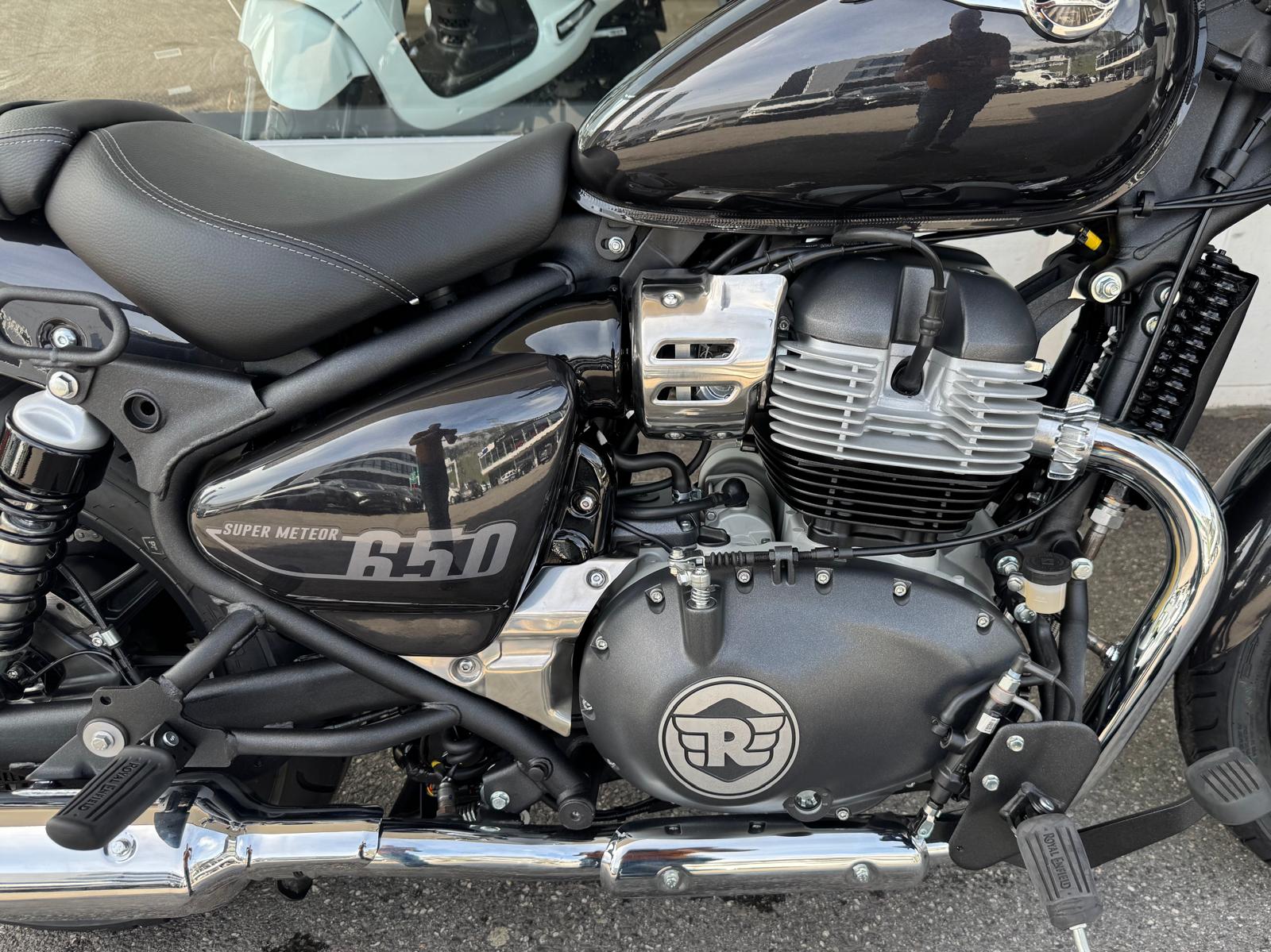 ROYAL ENFIELD Super Meteor 650 Astral-image-3