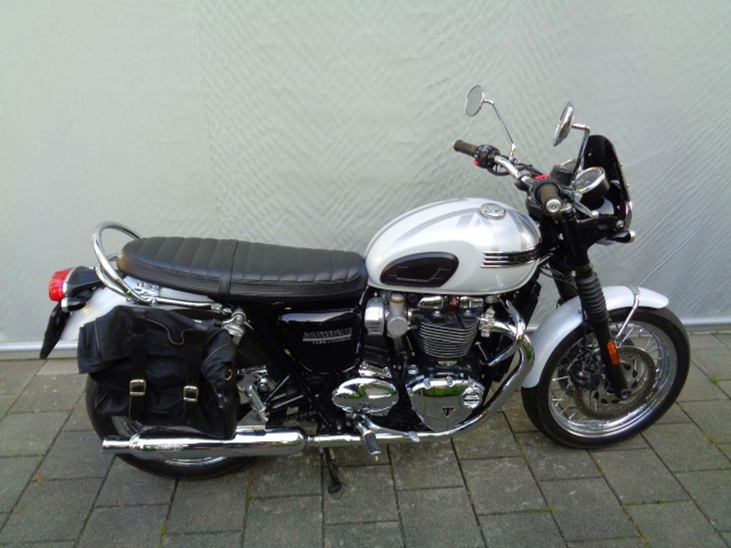 TRIUMPH BONNEVILLE T120 DIAMOND-image-3