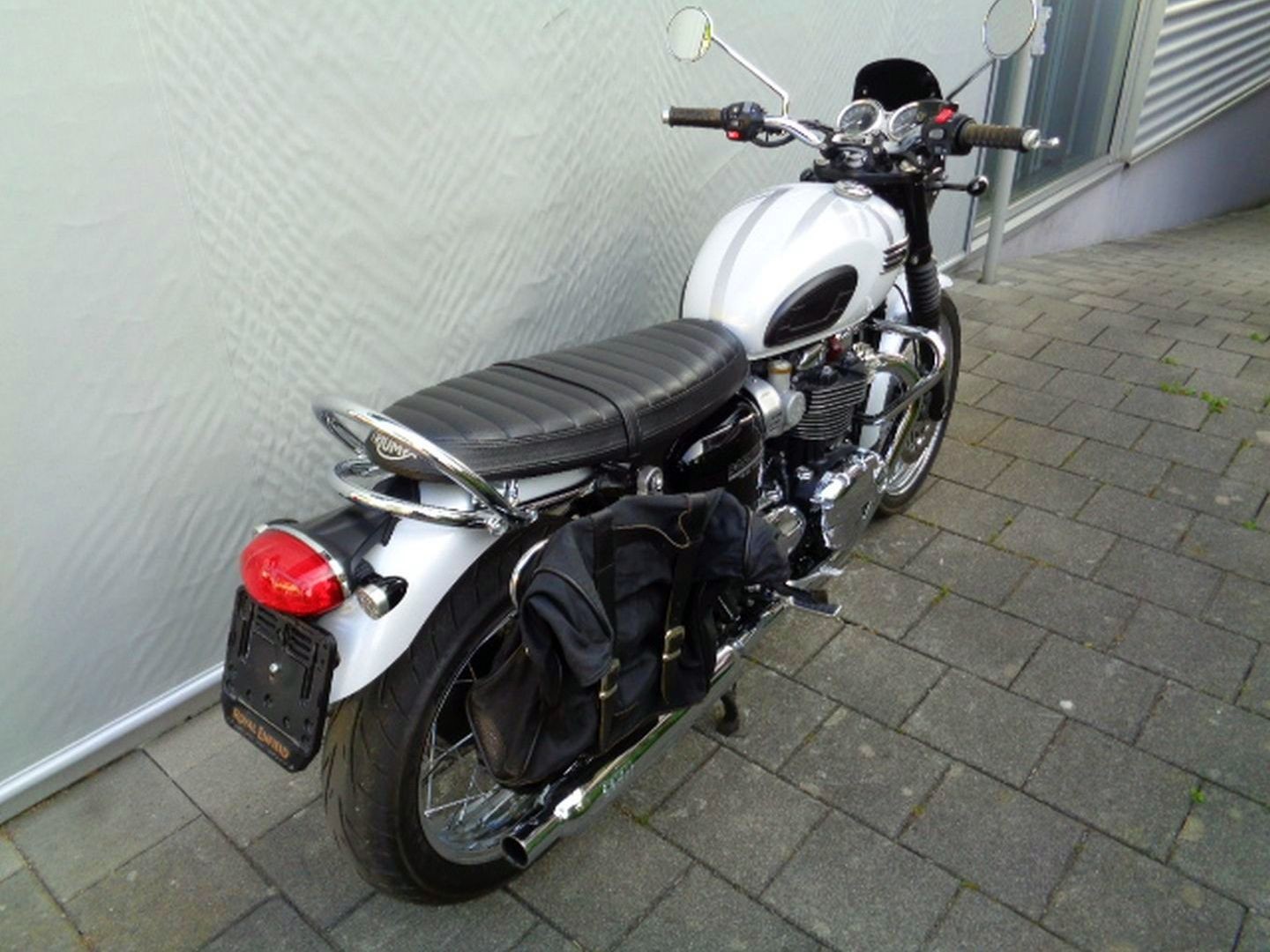 TRIUMPH BONNEVILLE T120 DIAMOND-image-4
