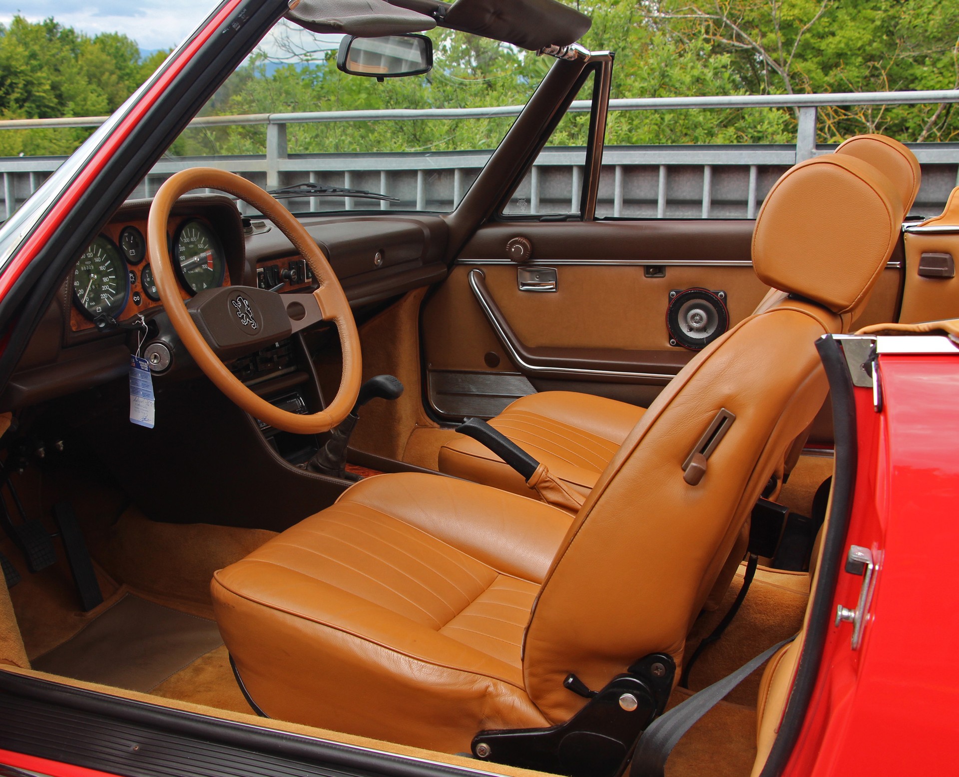 PEUGEOT 504 Cabriolet-image-7