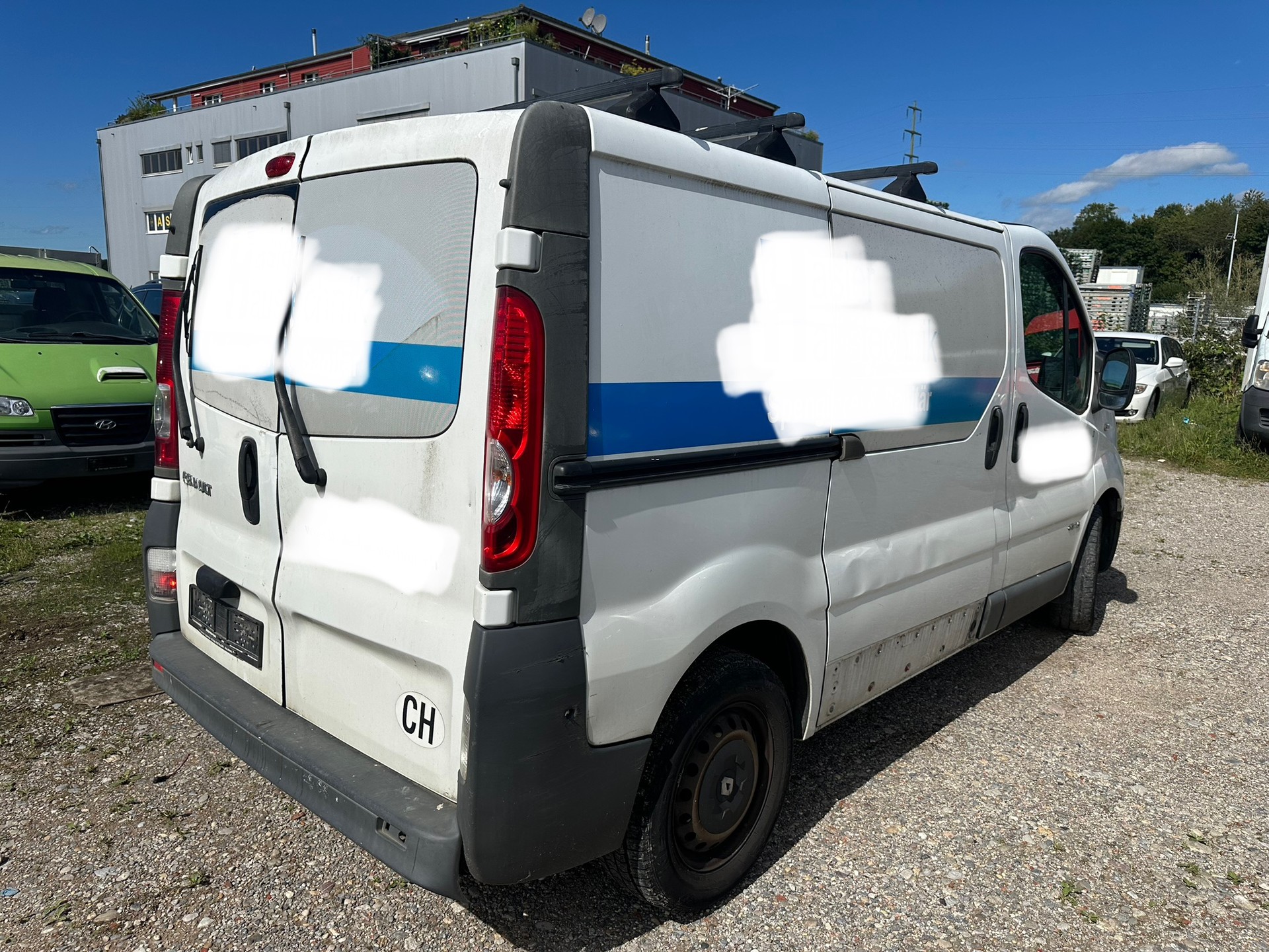 RENAULT Trafic 2.0 dCi 115 2.9t L1H1-image-2