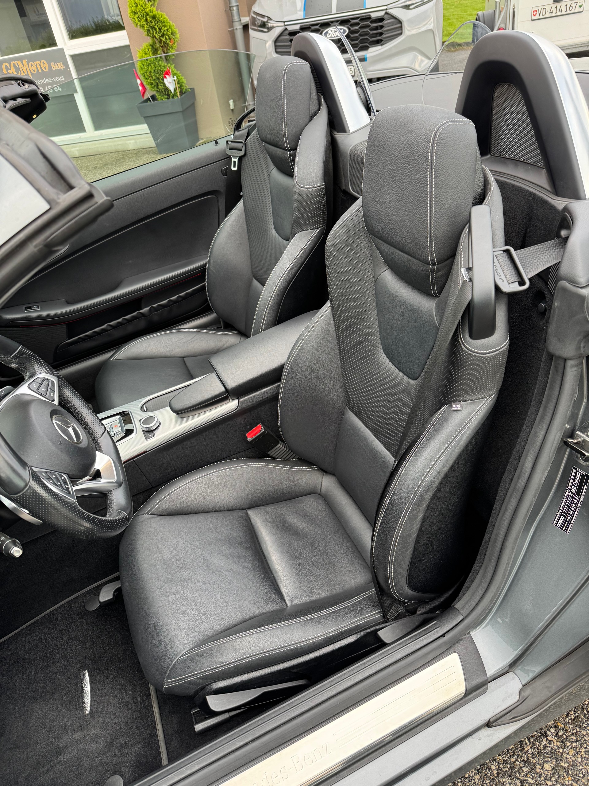 MERCEDES-BENZ SLC 300 9G-Tronic-image-5