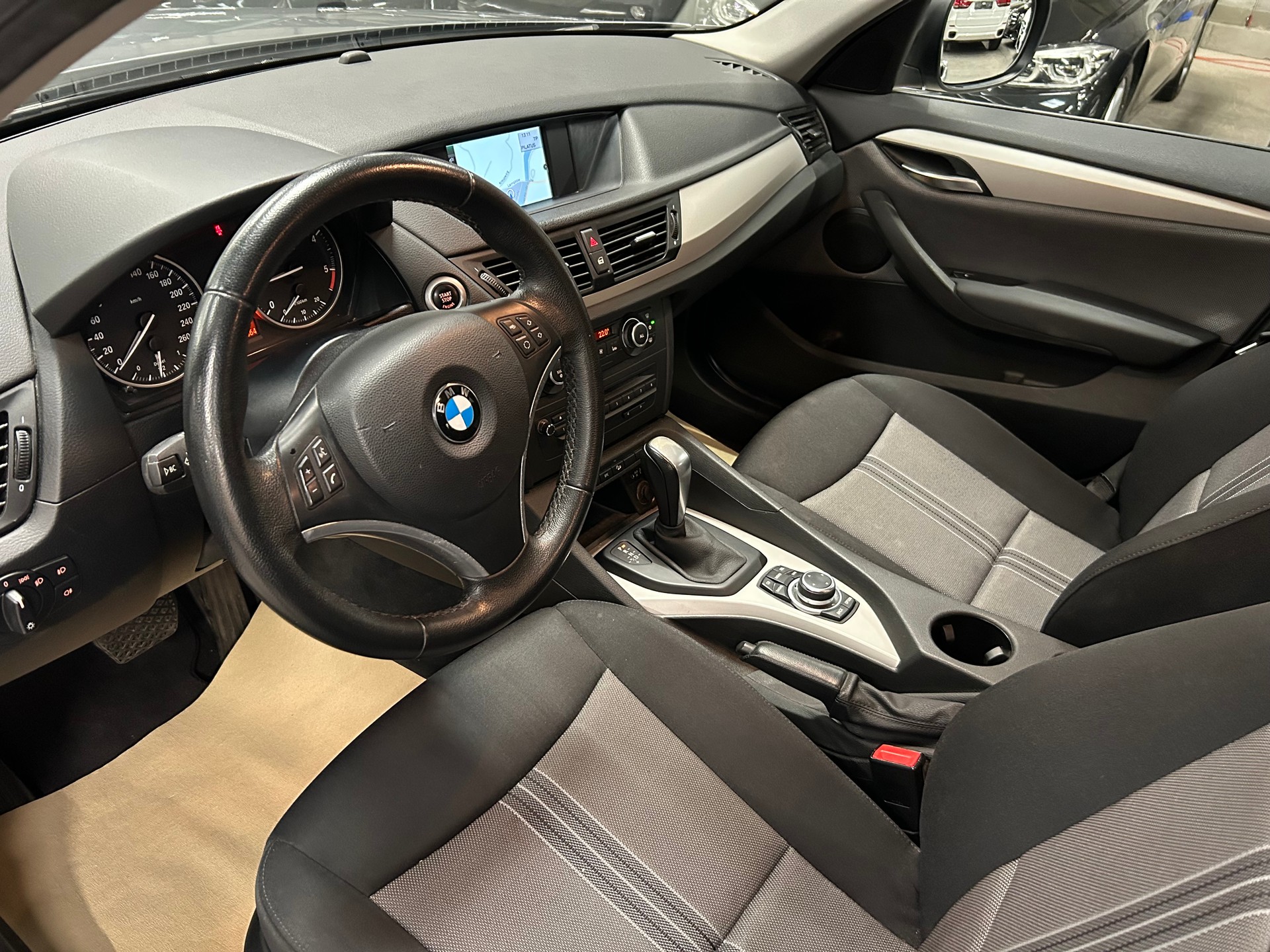 BMW X1 xDrive 20d Steptronic-image-11