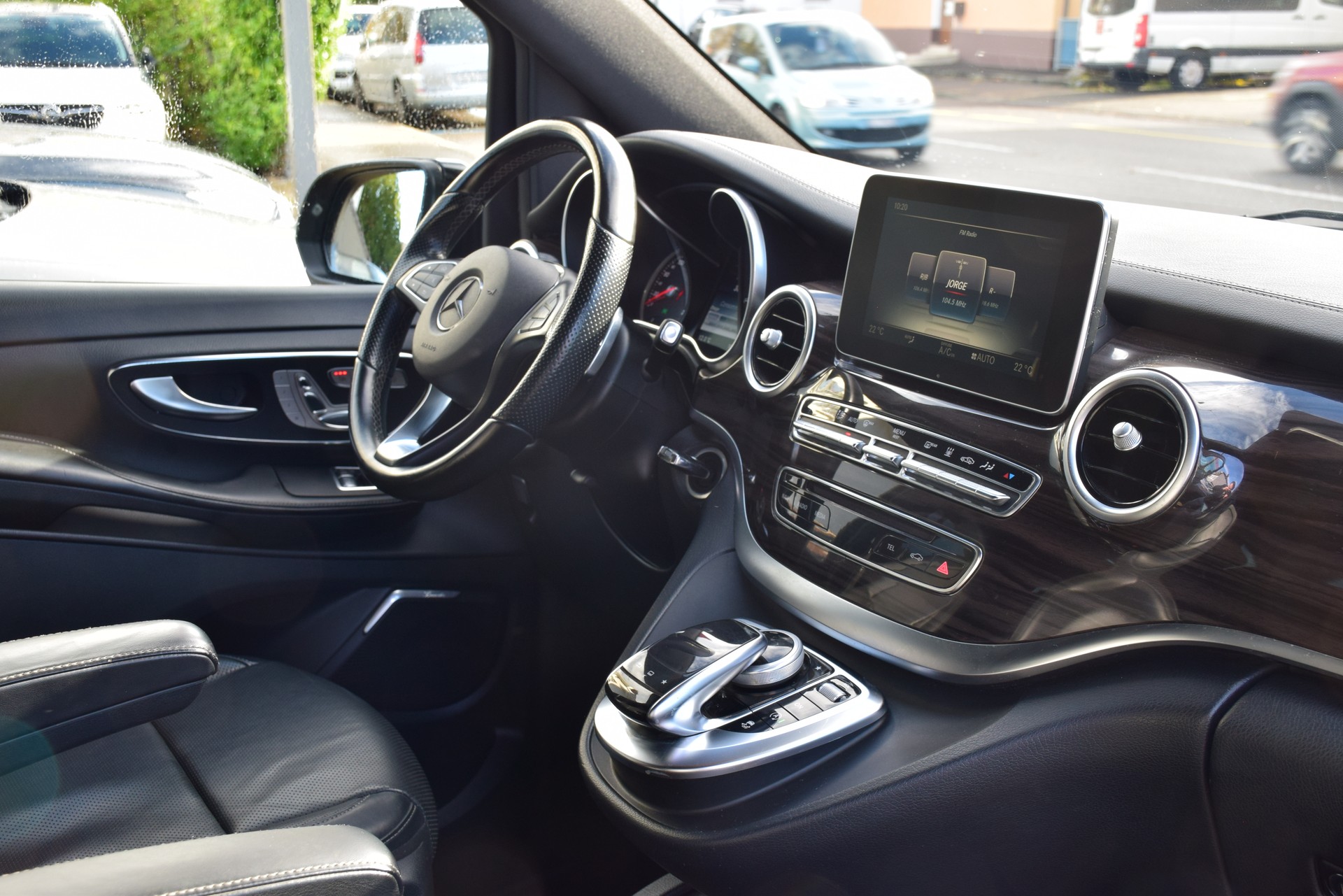 MERCEDES-BENZ V 250 d Swiss Edition lang 4Matic 7G-Tronic-image-13