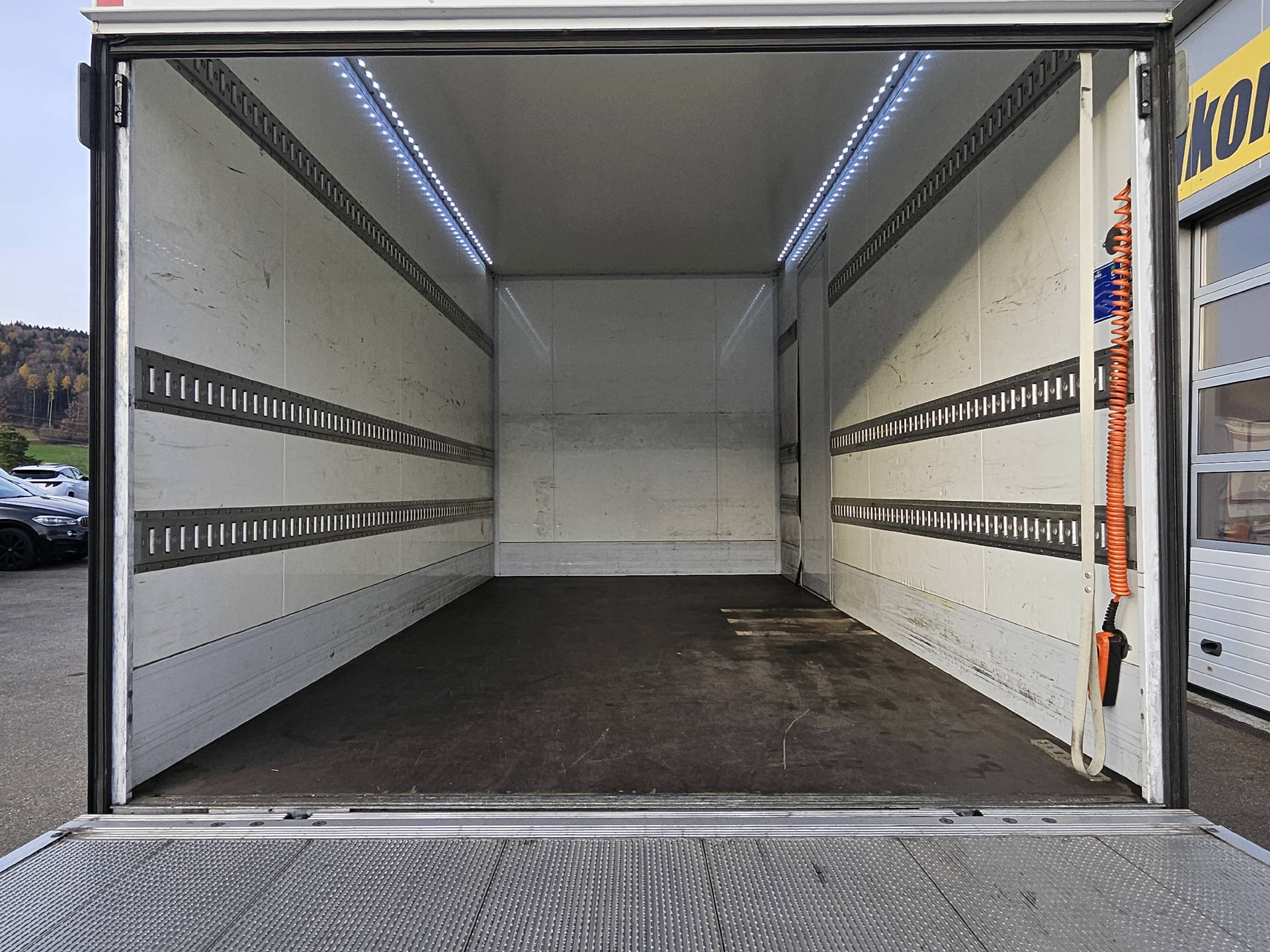 VW Crafter 35 Pick-up 4490 2.0 TDI 140 Entry * Anschlussgarantie bis 03.01.2027 oder 200'000Km-image-9
