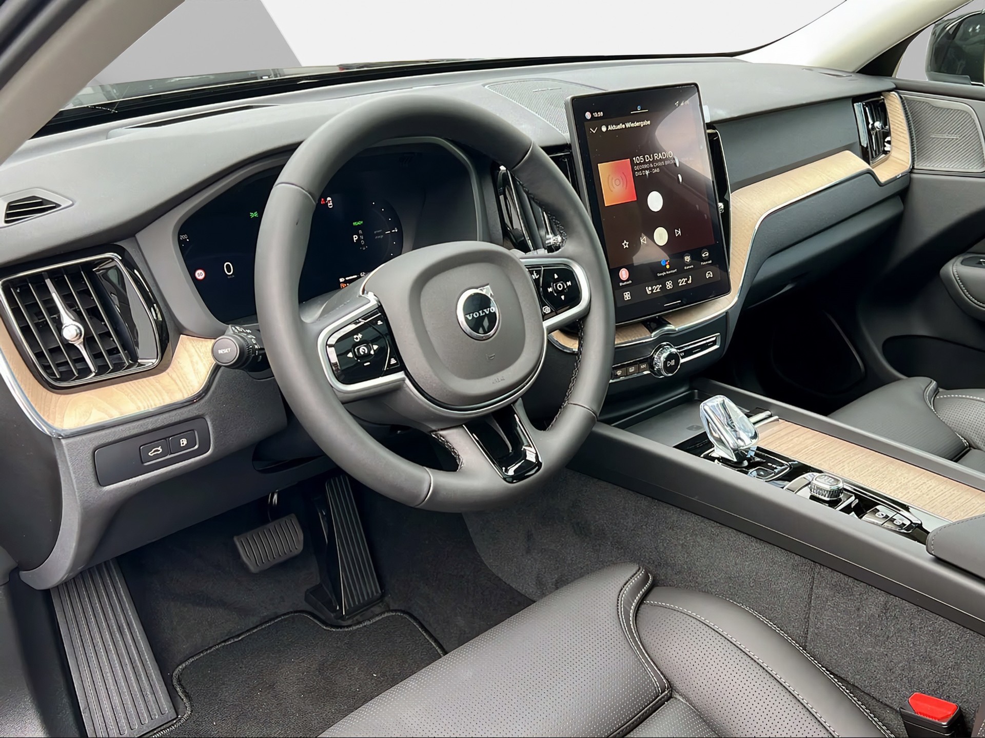 VOLVO XC60 2.0 T6 TE Plus Bright eAWD-image-9