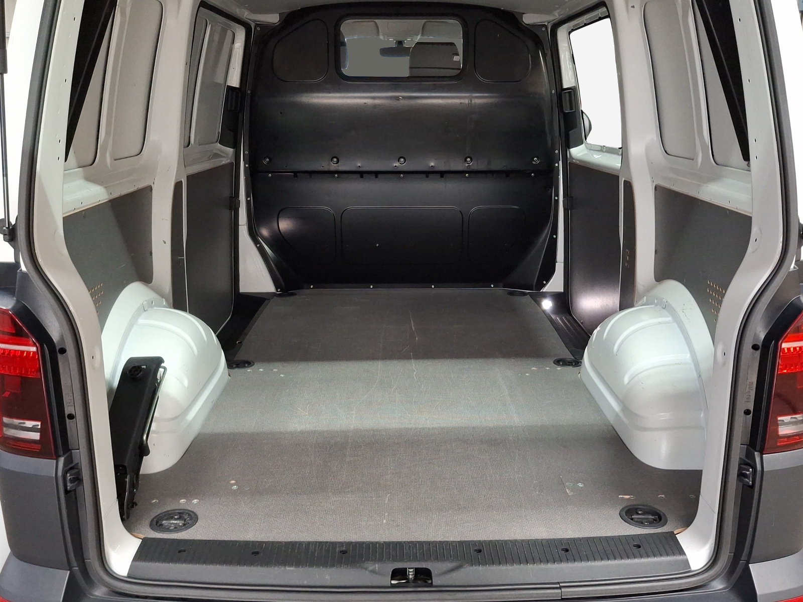 VW T6.1 2.0 TDI 4Motion-image-12