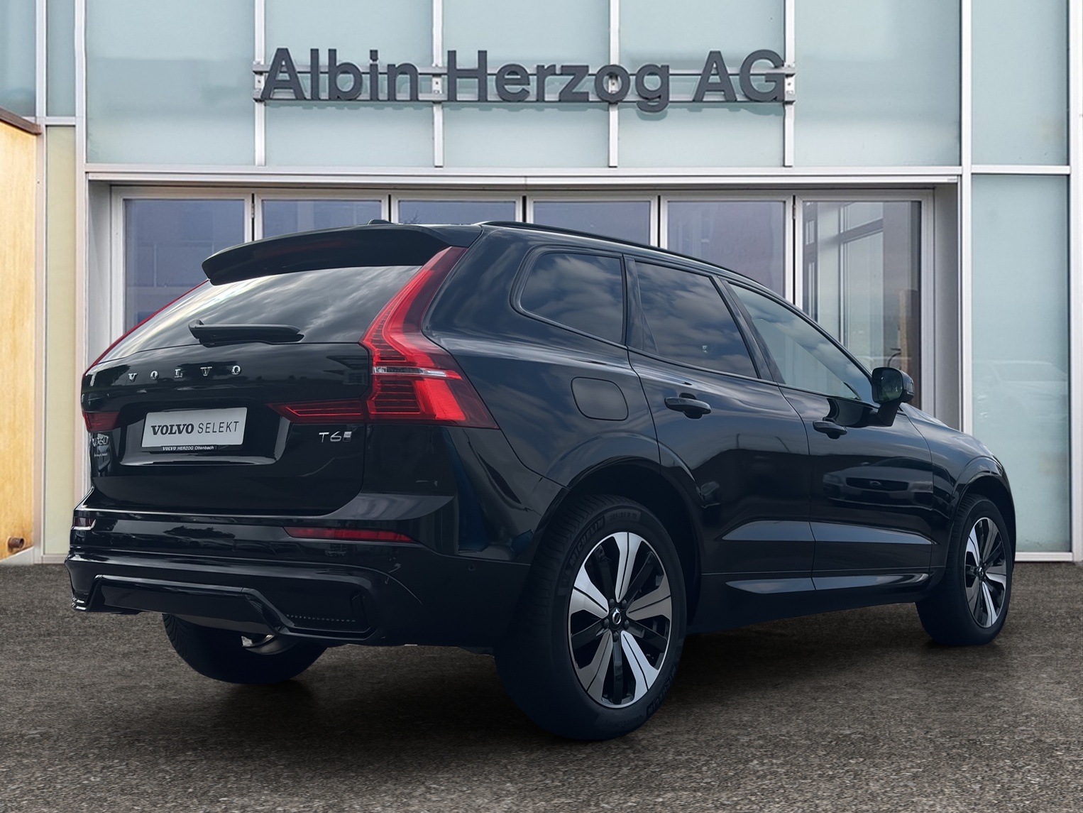 VOLVO XC60 2.0 T6 TE Plus Dark eAWD-showroom-element-3