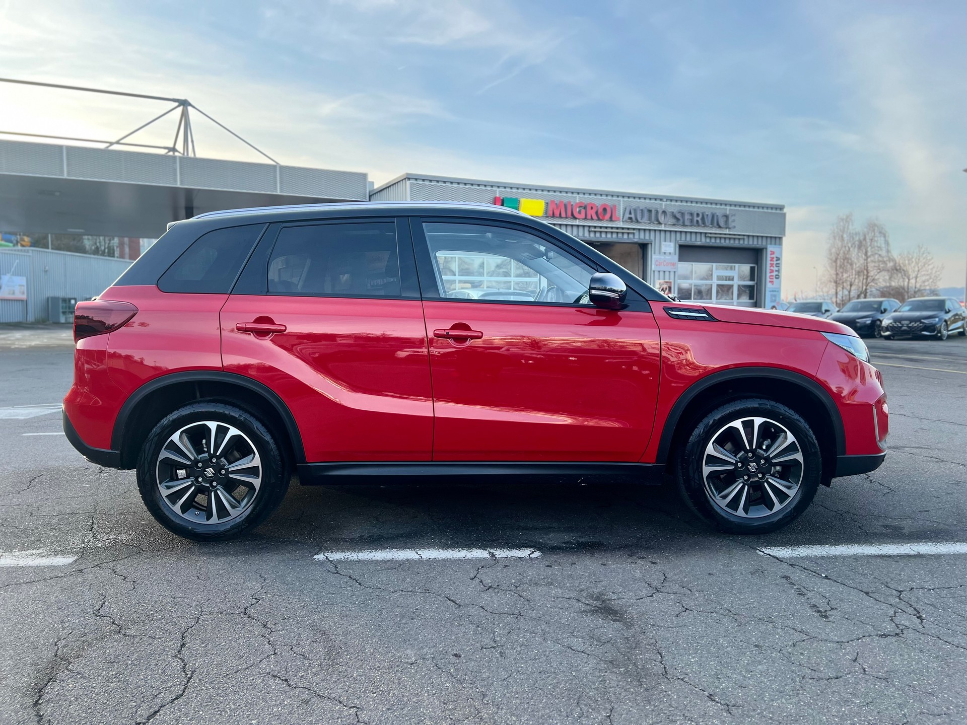 SUZUKI Vitara 1.5 Hybrid Piz Sulai Top 4x4 AGS-image-10