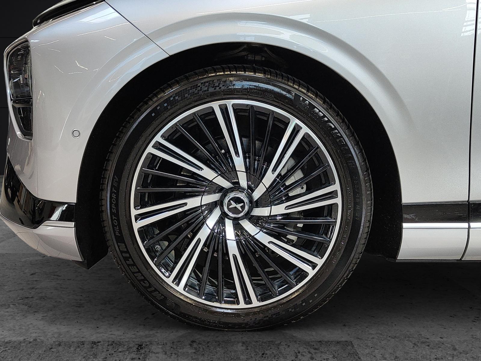 XPENG G9 Performance AWD-image-4