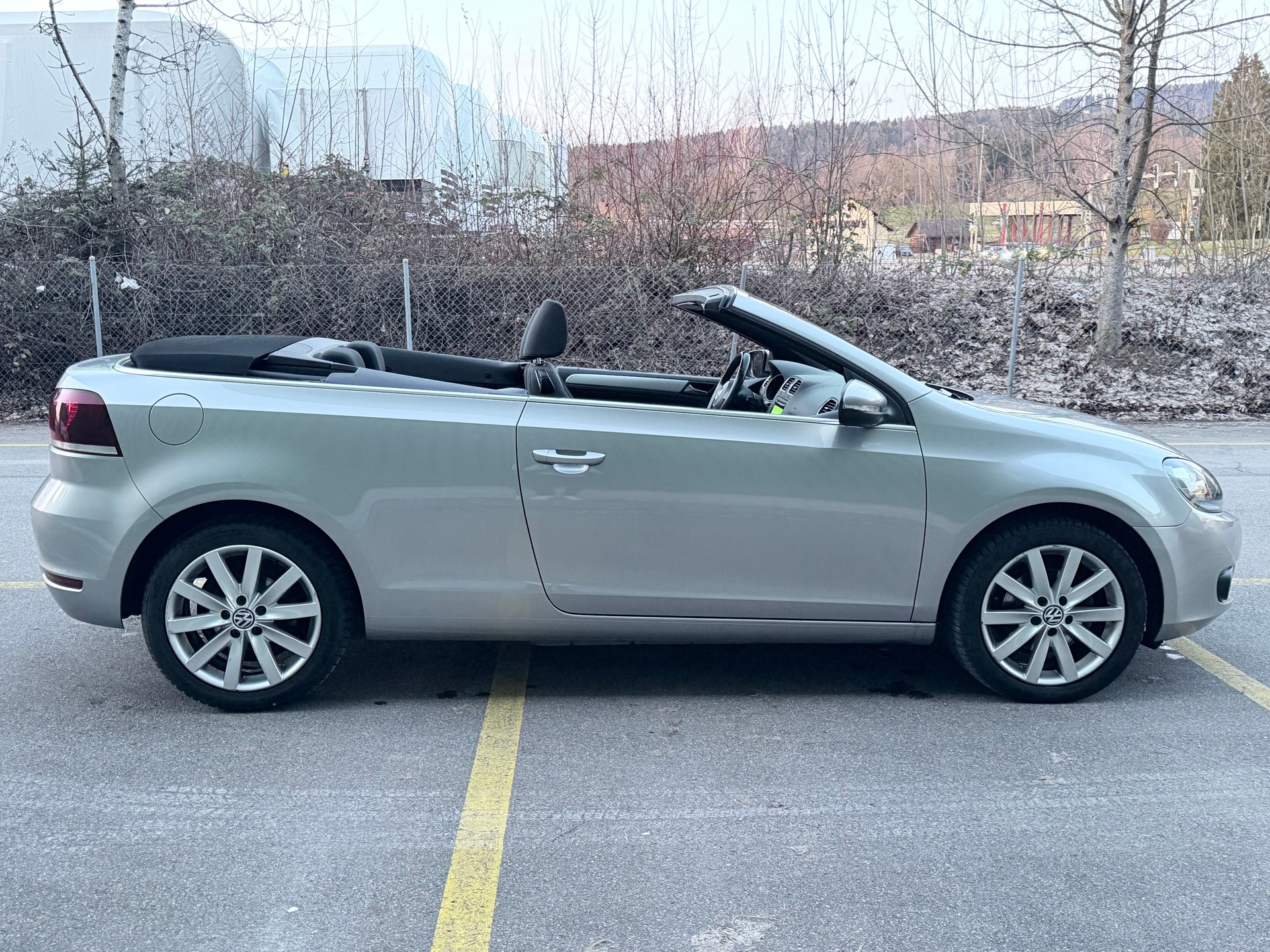 VW Golf Cabrio 1.6 TDI BMT-image-15
