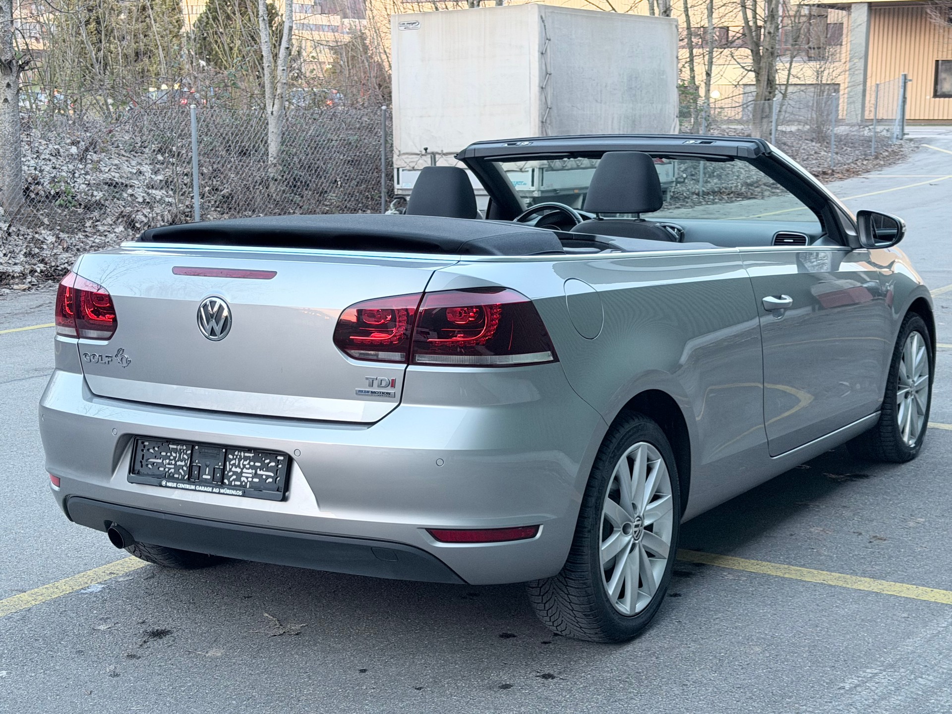 VW Golf Cabrio 1.6 TDI BMT-image-16