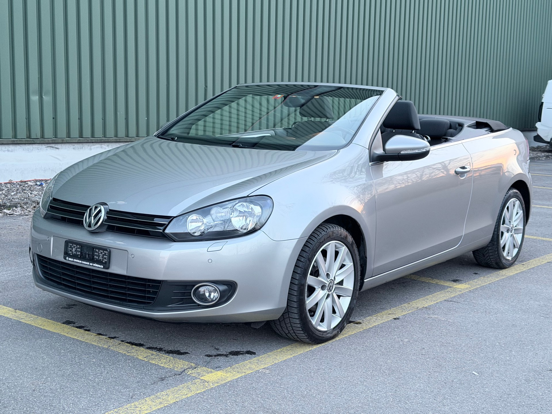 VW Golf Cabrio 1.6 TDI BMT-image-13