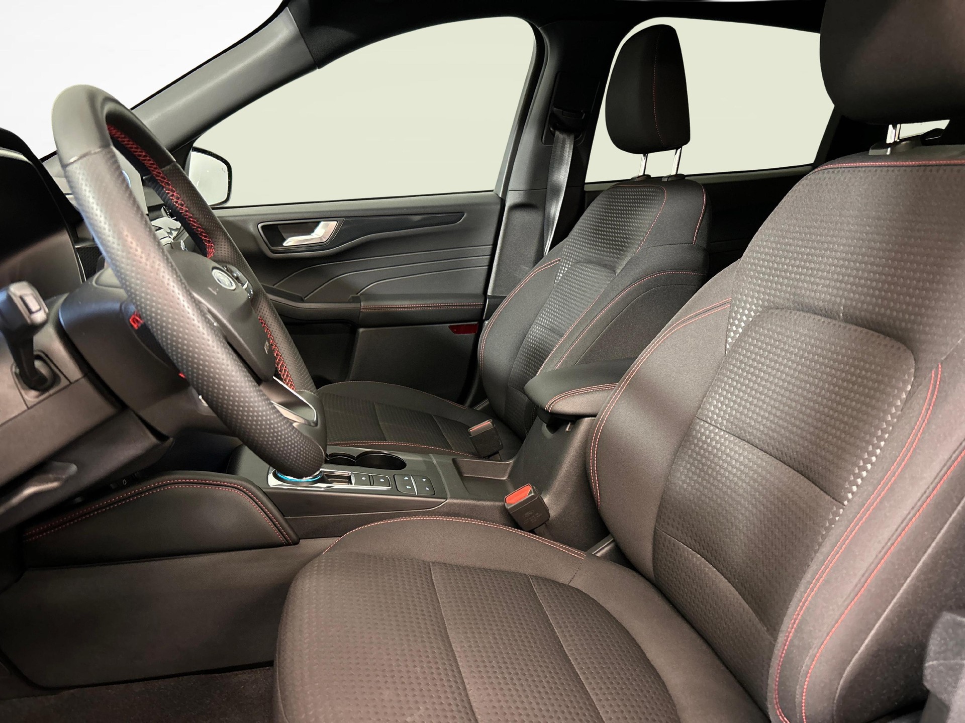 FORD Kuga 2.5 Plug-in Hybrid ST-Line-showroom-element-3