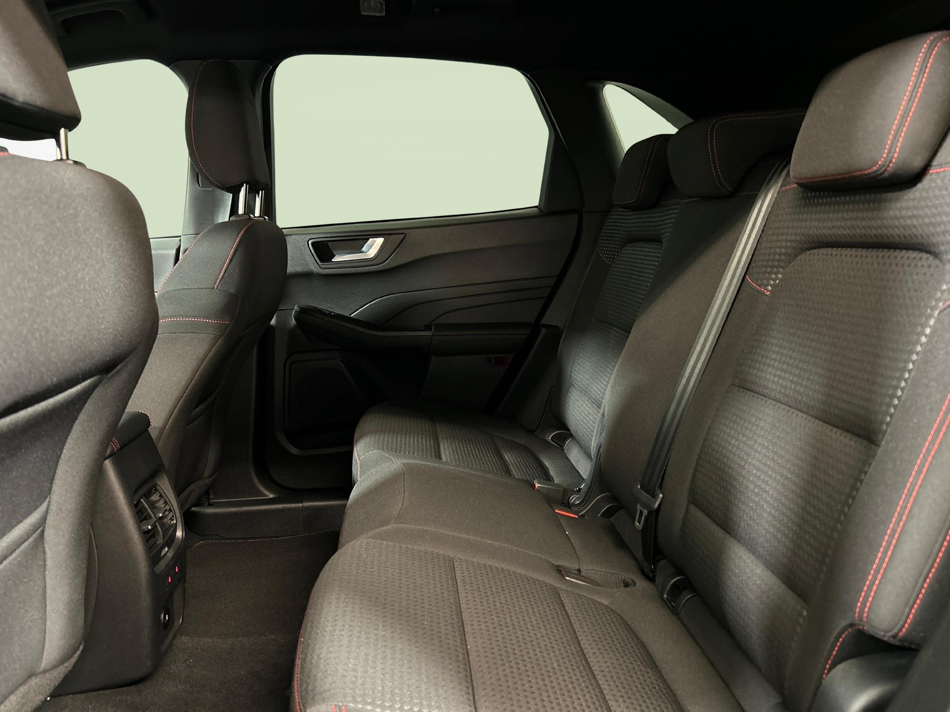 FORD Kuga 2.5 Plug-in Hybrid ST-Line-image-4