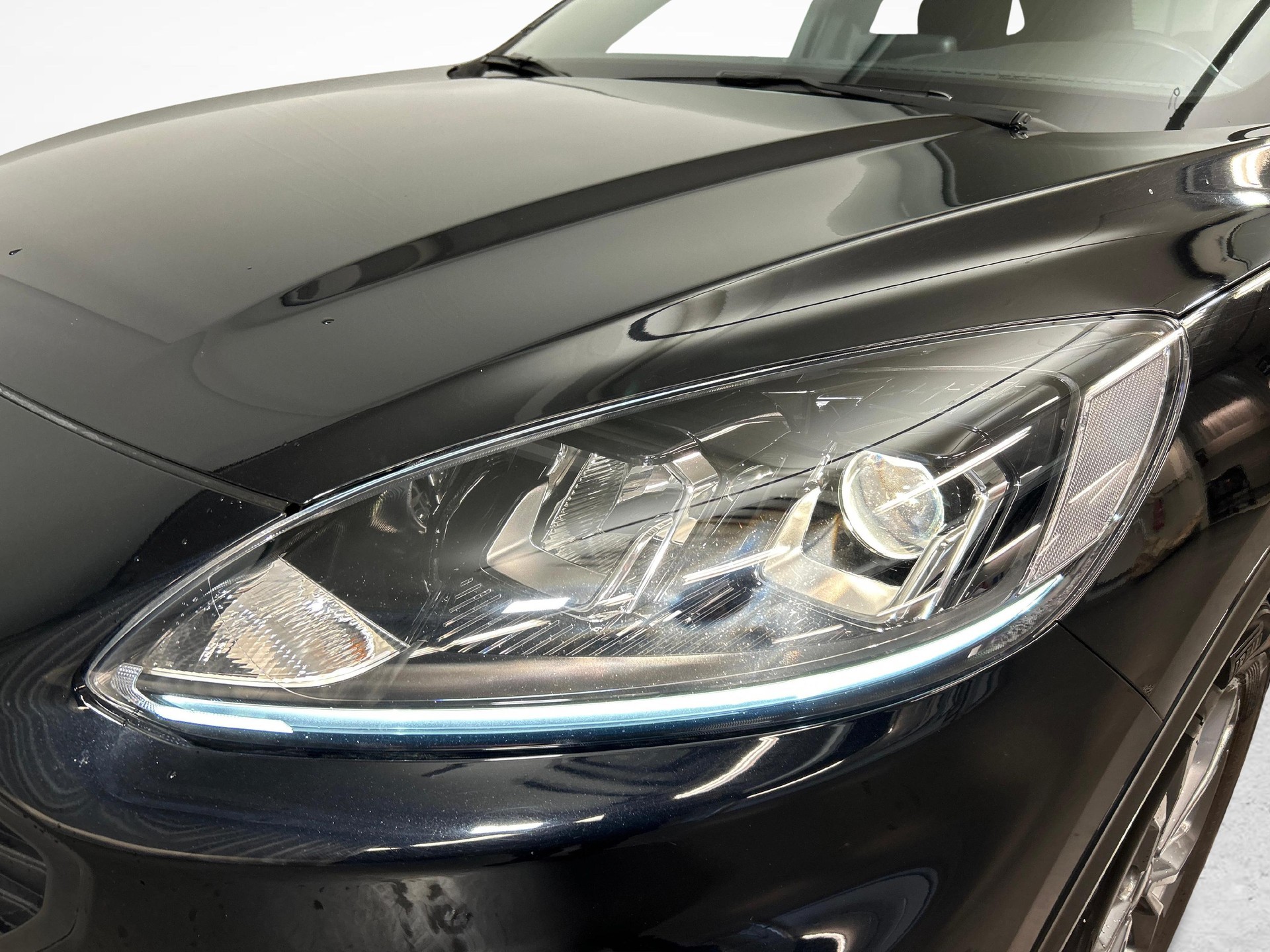 FORD Kuga 2.5 Plug-in Hybrid ST-Line-image-16