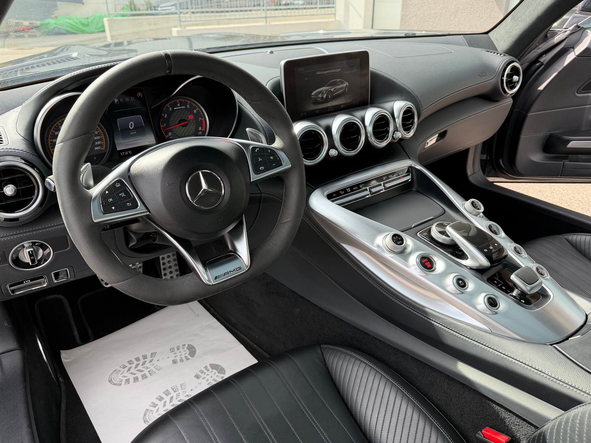 MERCEDES-BENZ AMG GT S Speedshift DCT-image-11