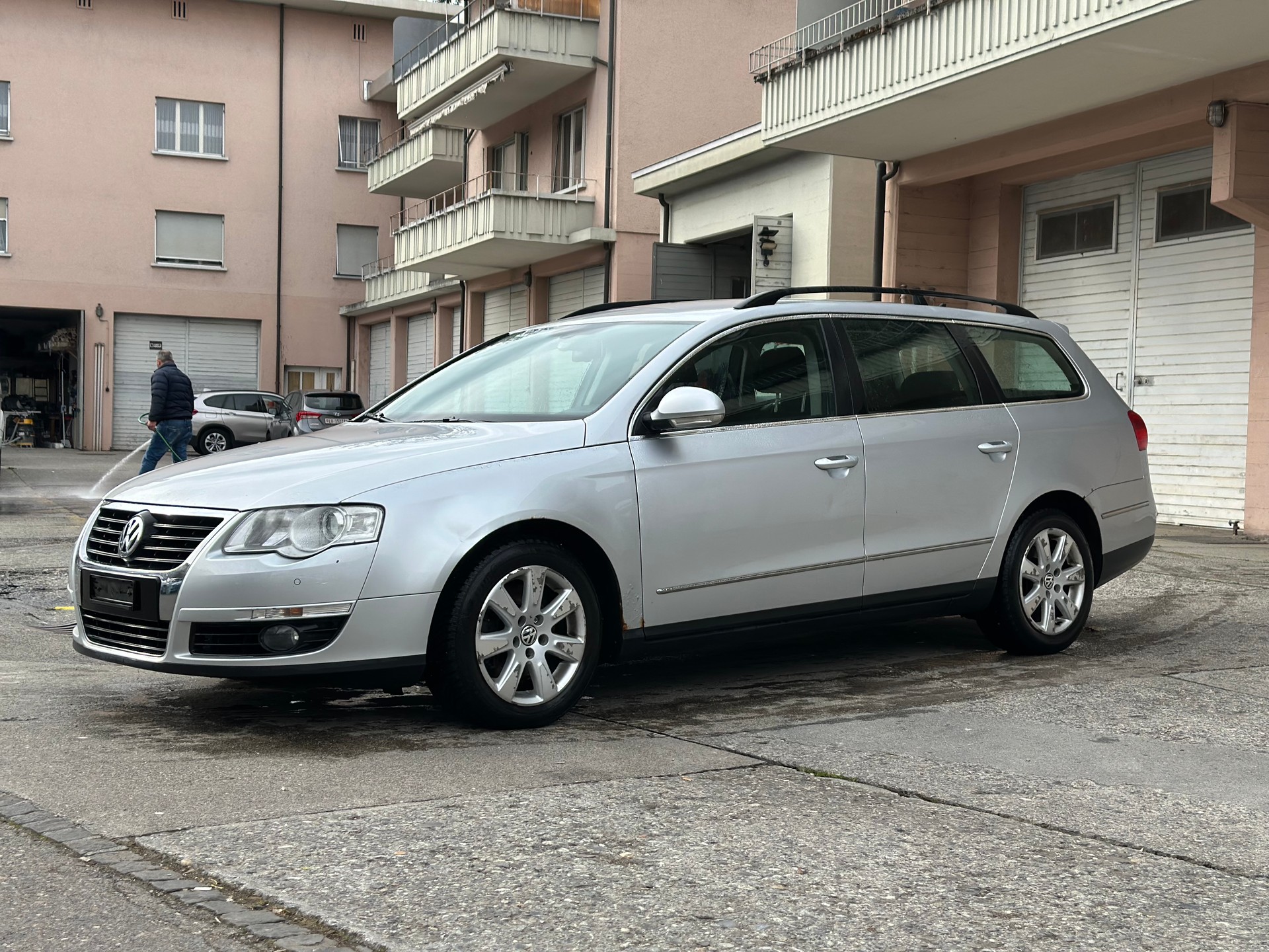 VW Passat Variant 2.0 TDI Value 4Motion-image-5