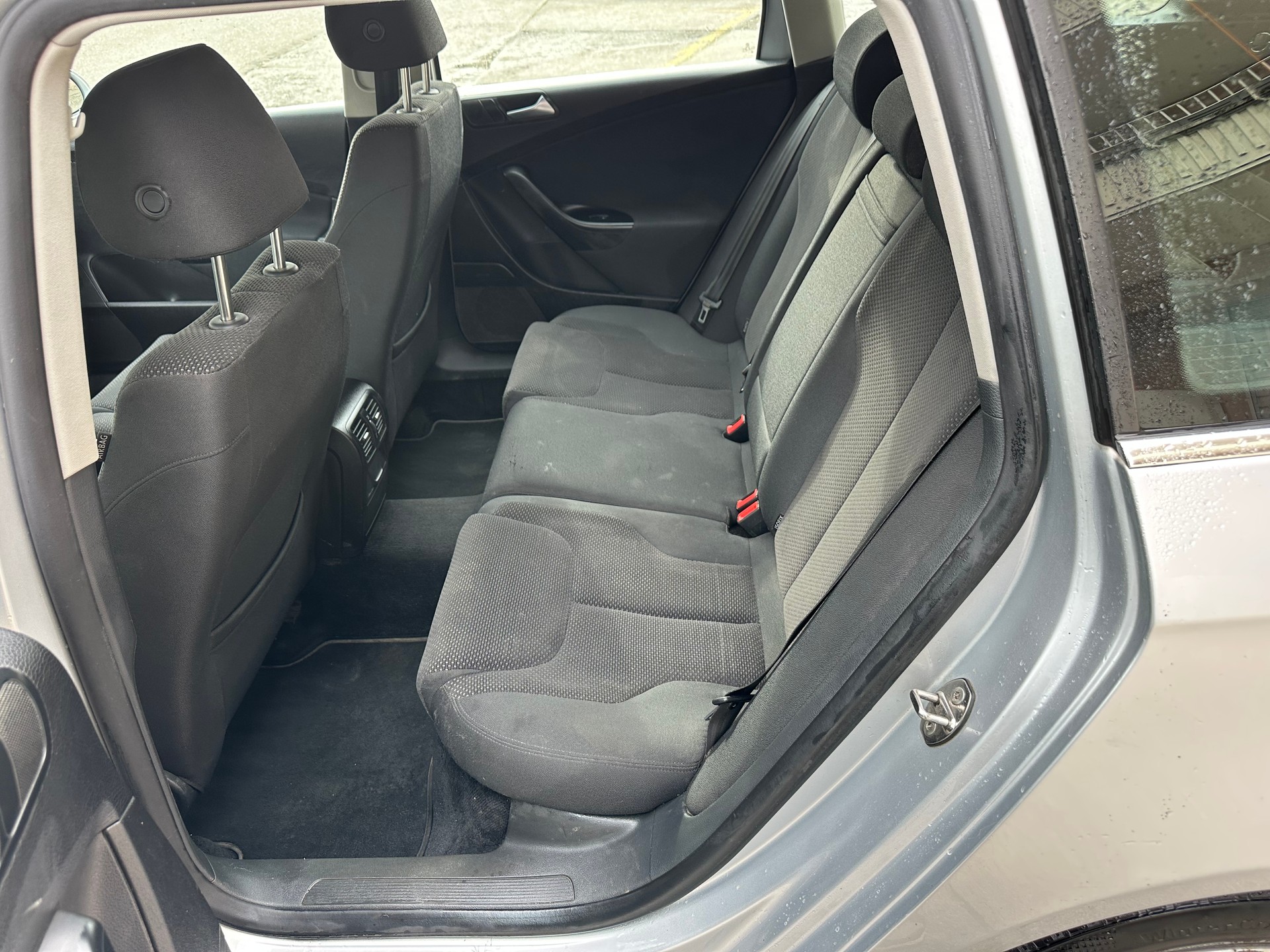 VW Passat Variant 2.0 TDI Value 4Motion-image-9