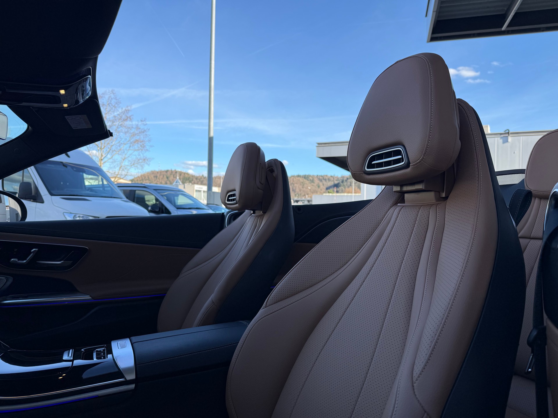MERCEDES-BENZ CLE 200 AMG Line Cabrio 4M 9G-Tronic-image-5