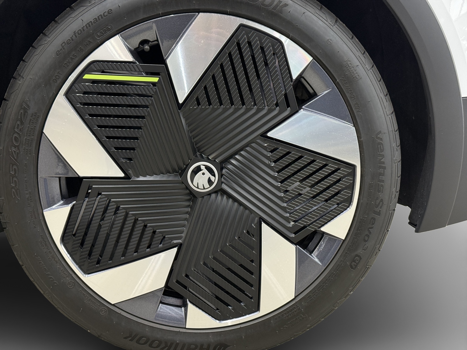 SKODA Elroq RS 85x 4x4-image-14