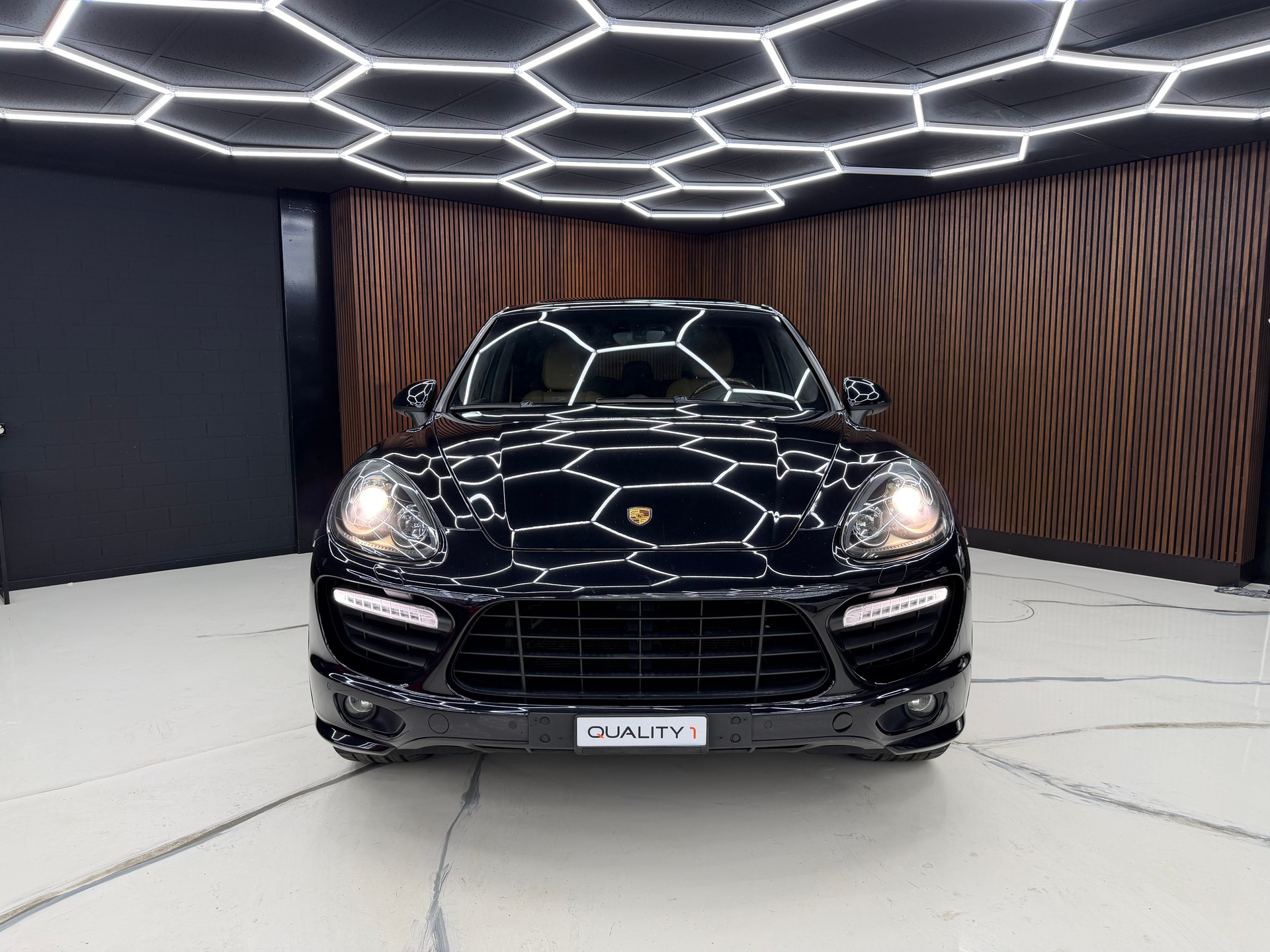 PORSCHE Cayenne GTS-image-1