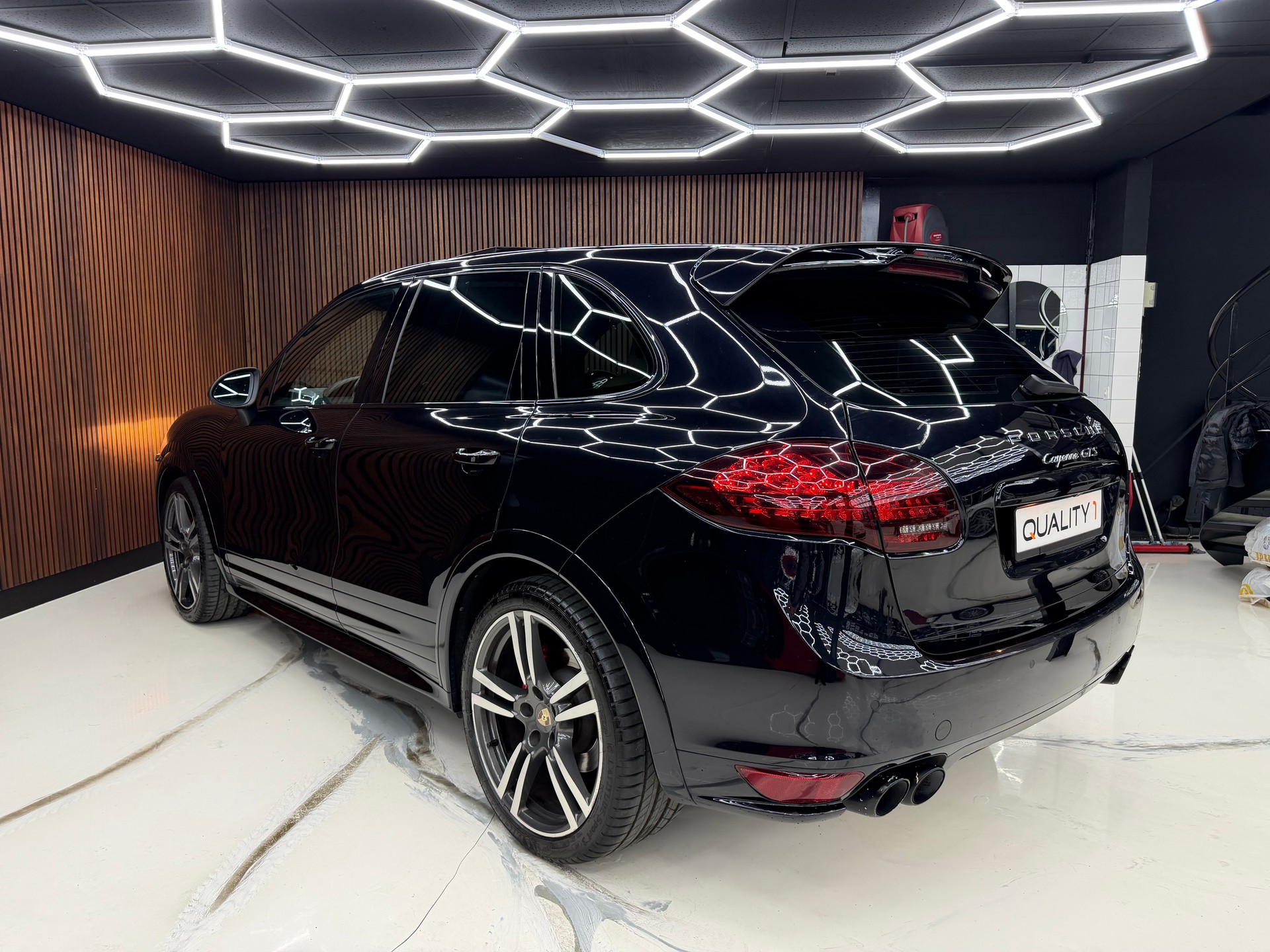 PORSCHE Cayenne GTS-image-10