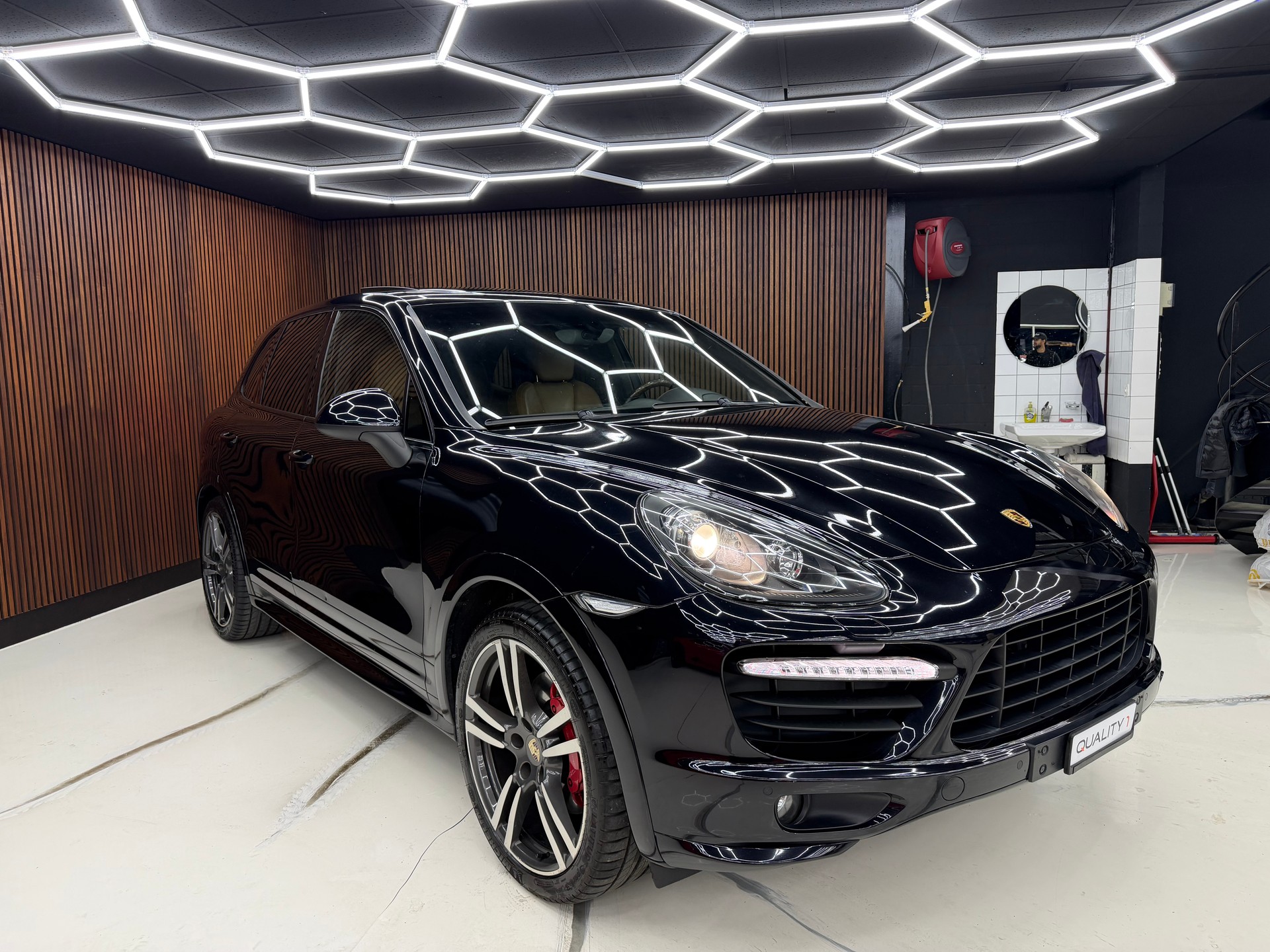 PORSCHE Cayenne GTS-image-3