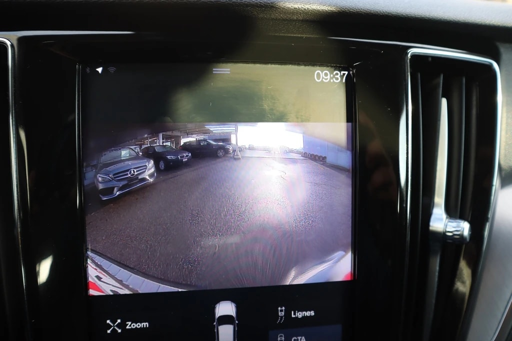 VOLVO V60 D3 Momentum Geartronic ** Neues Modell ** Navi mit RF-kamera ** Frisch ab MFK & Service **-image-7