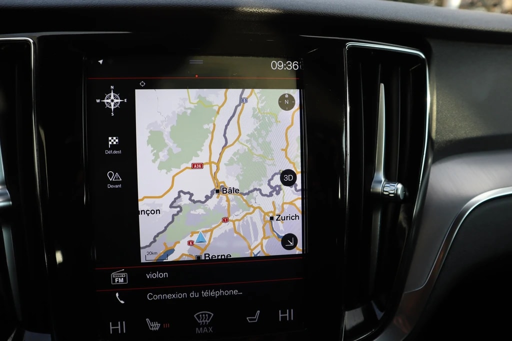 VOLVO V60 D3 Momentum Geartronic ** Neues Modell ** Navi mit RF-kamera ** Frisch ab MFK & Service **-image-6