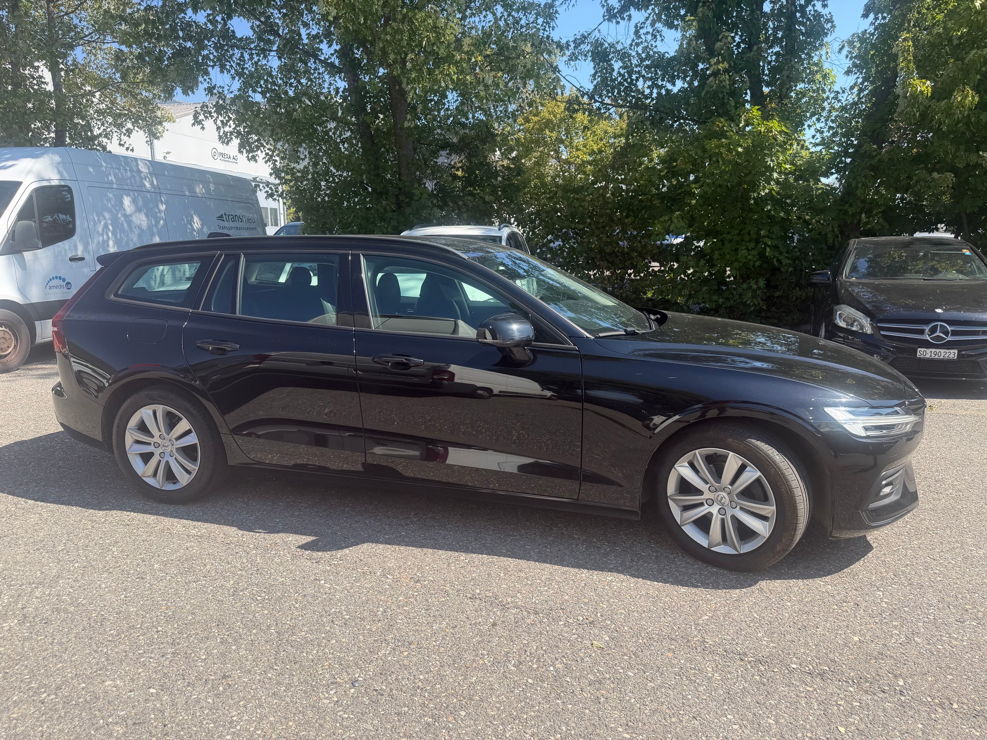 VOLVO V60 D3 Momentum Geartronic ** Neues Modell ** Navi mit RF-kamera ** Frisch ab MFK & Service **-image-10