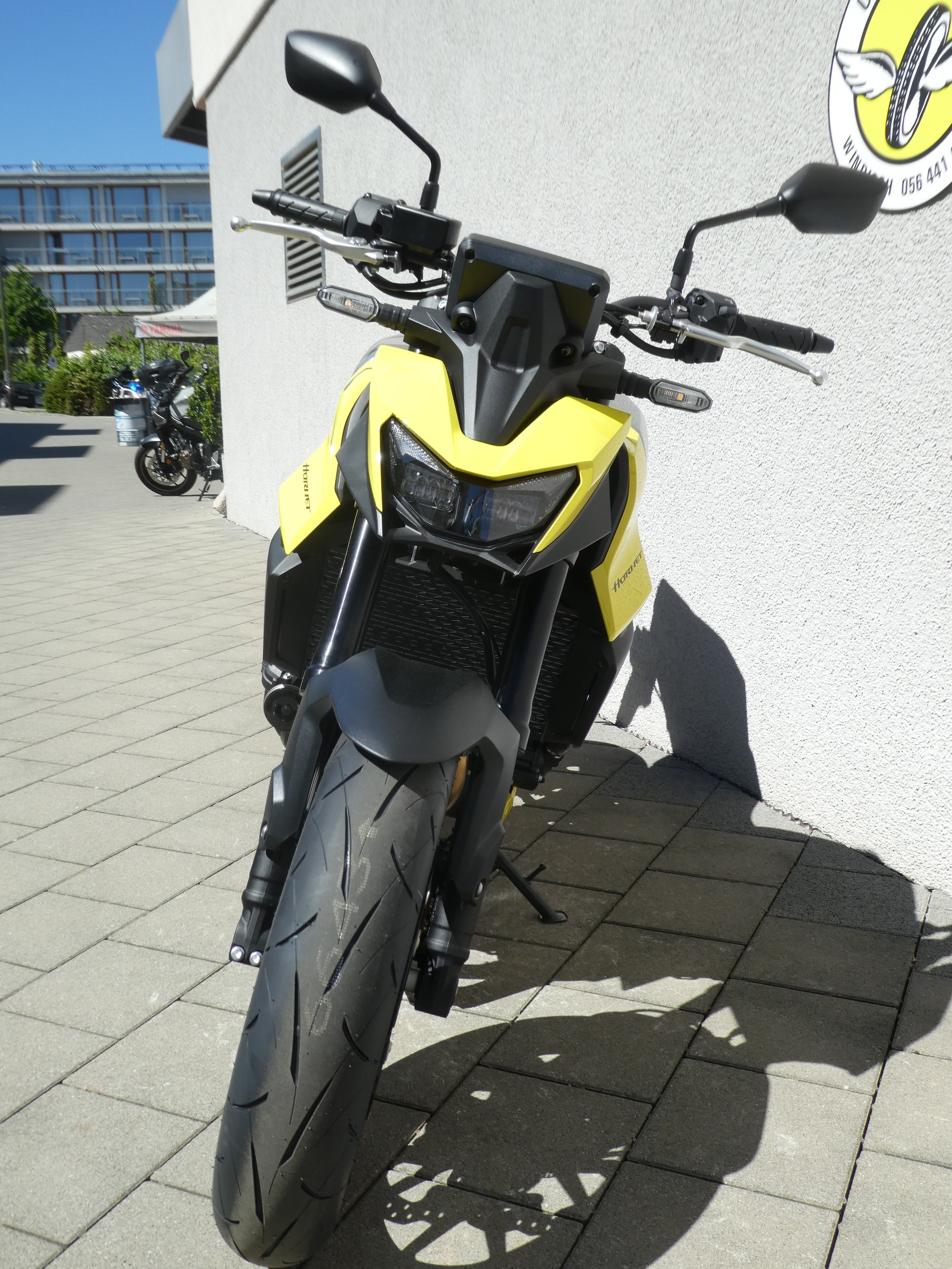 HONDA CB 750 Hornet E-Clutch-image-2