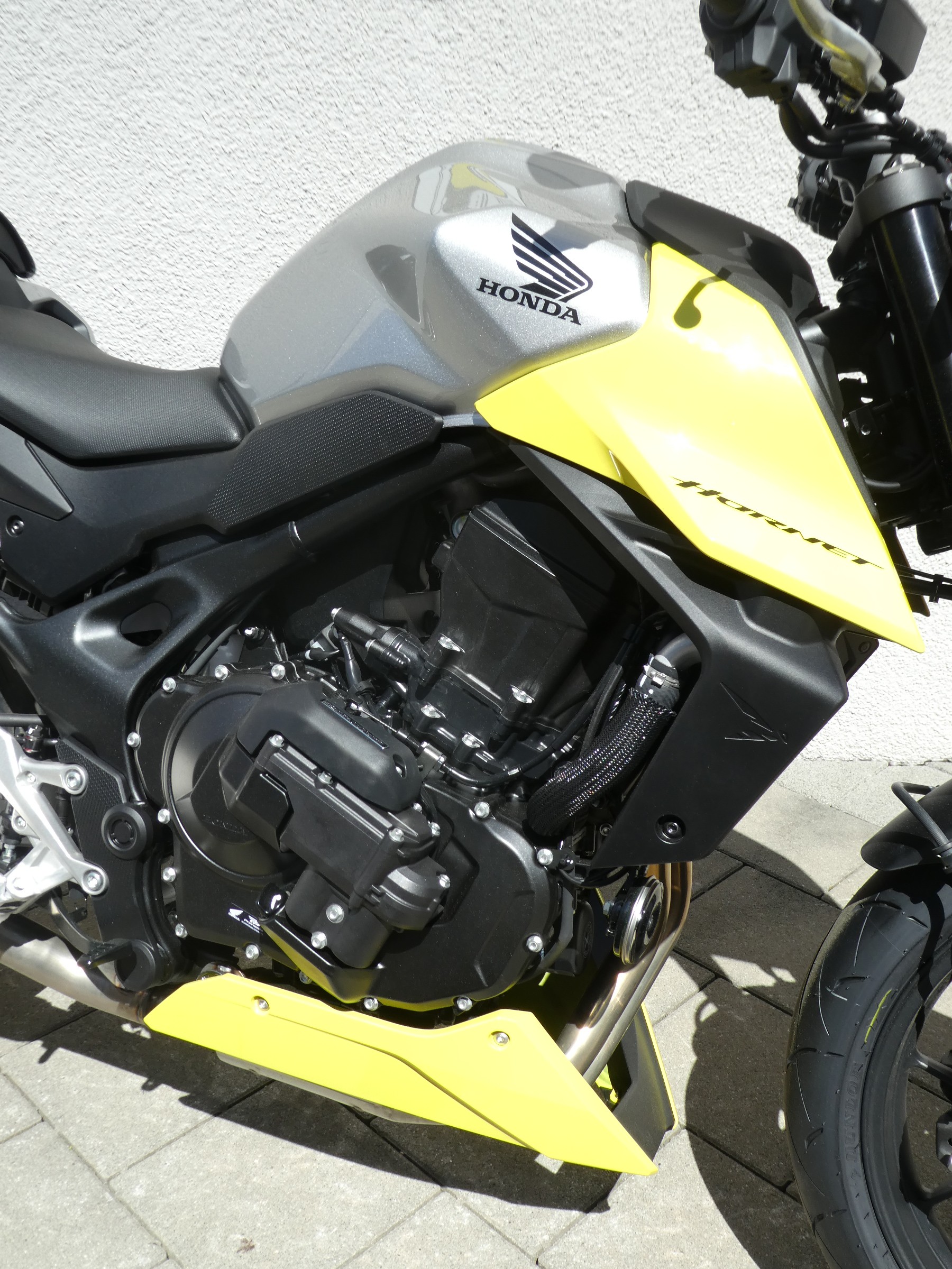 HONDA CB 750 Hornet E-Clutch-image-4