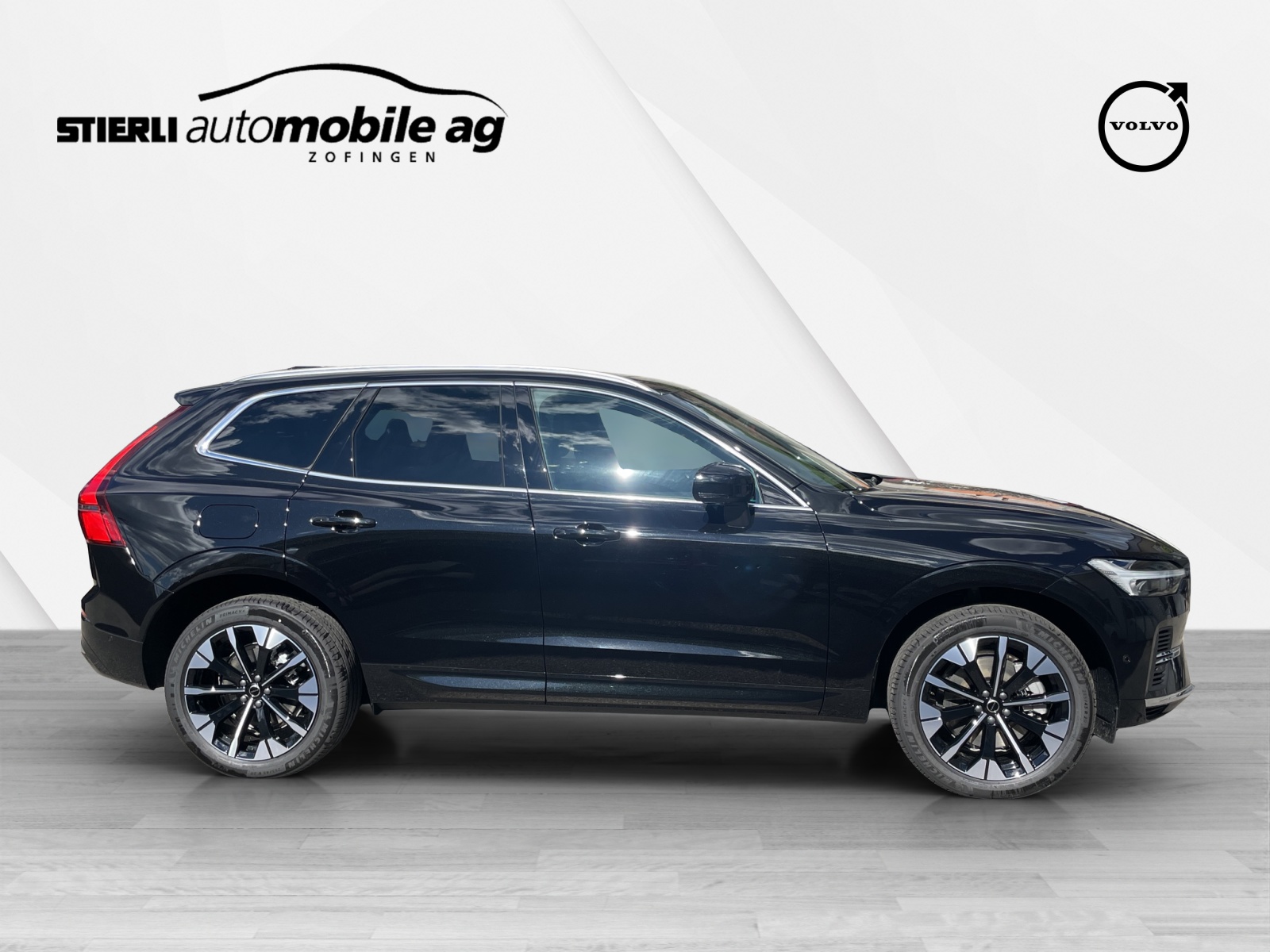VOLVO XC60 2.0 T6 TE Ultra Bright eAWD-showroom-element-3