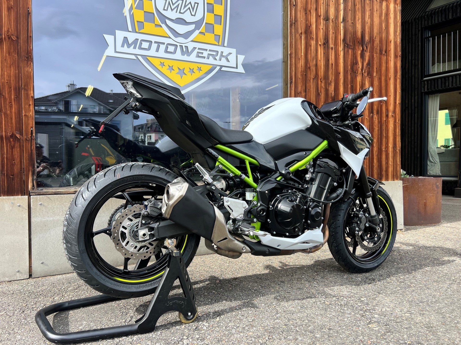 KAWASAKI Z 900-image-6