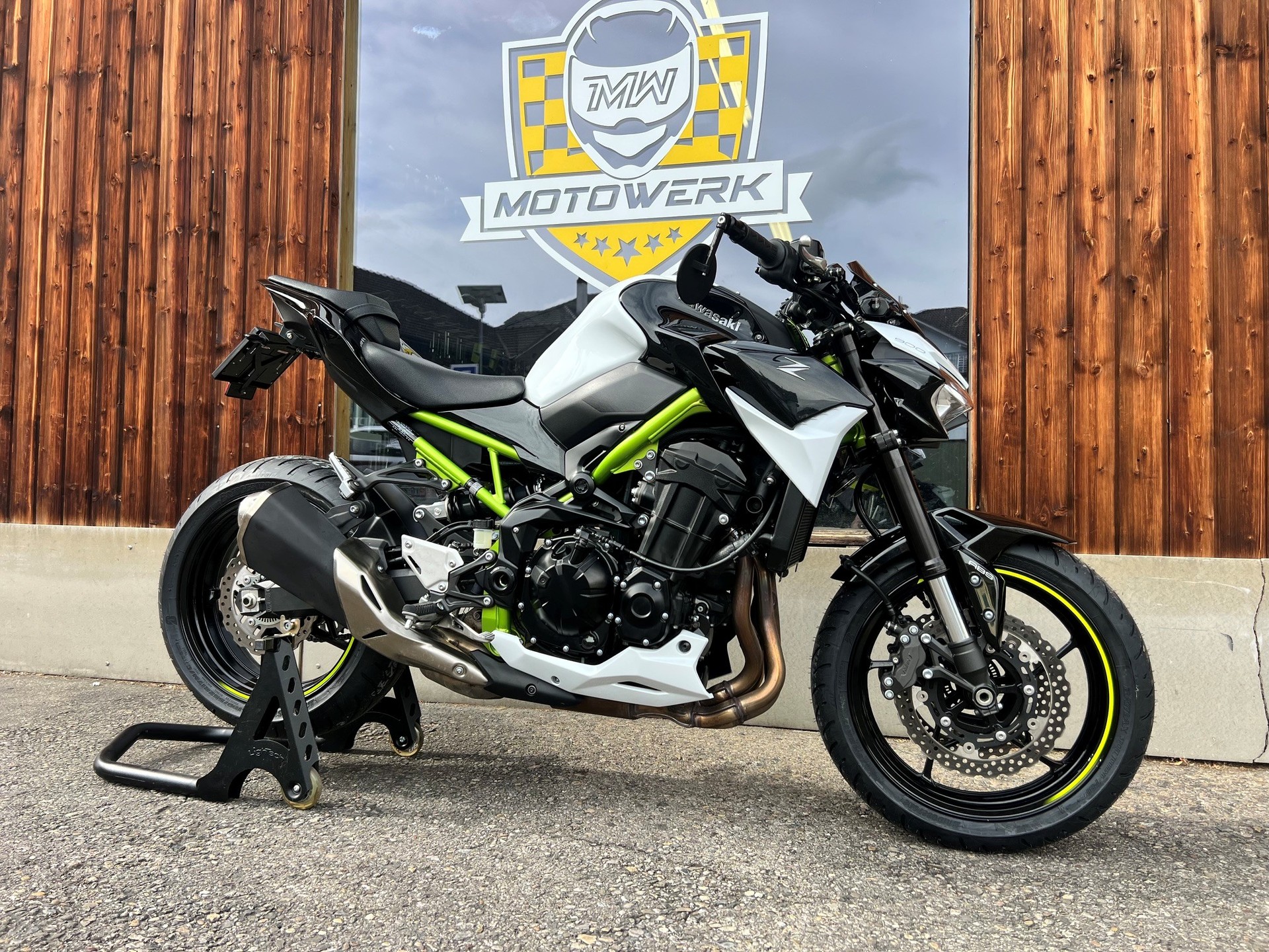 KAWASAKI Z 900-image-5