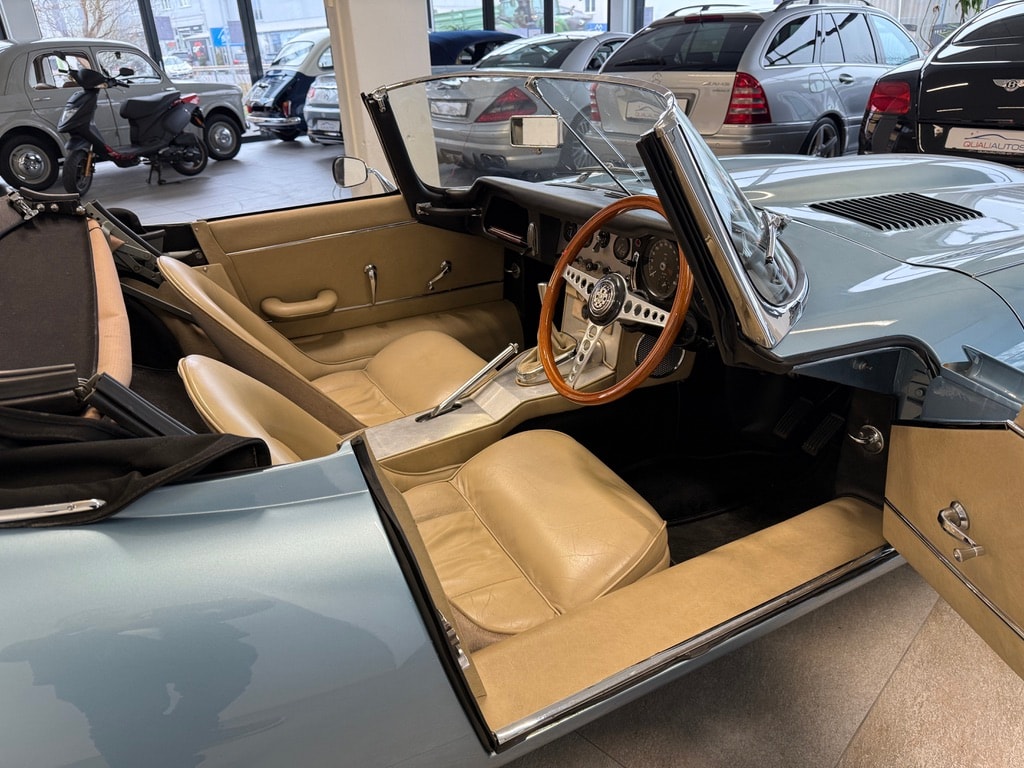 JAGUAR Cabrio RHD Veteran-showroom-element-3