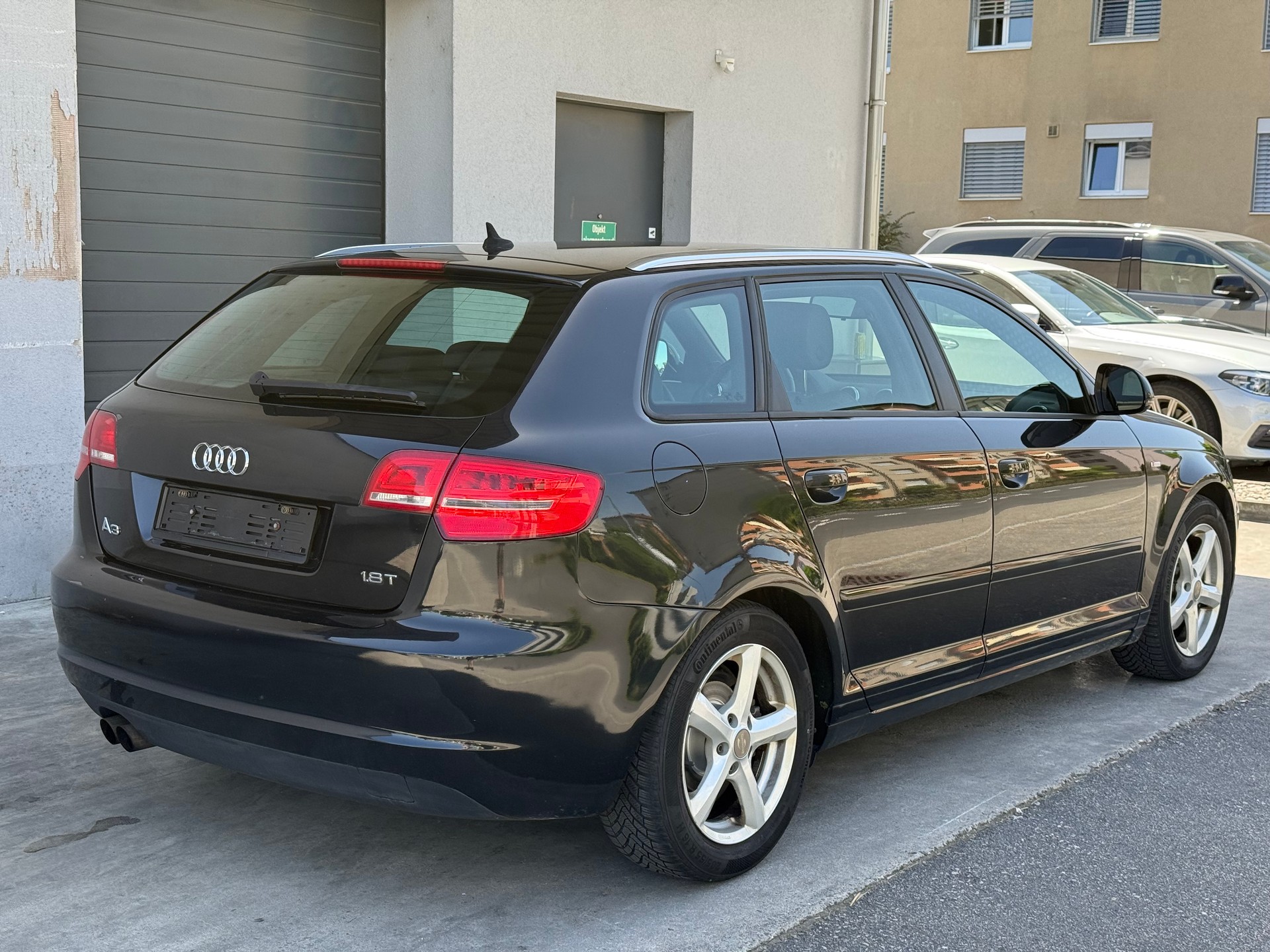 AUDI A3 Sportback 1.8 TFSI S-Line-image-7