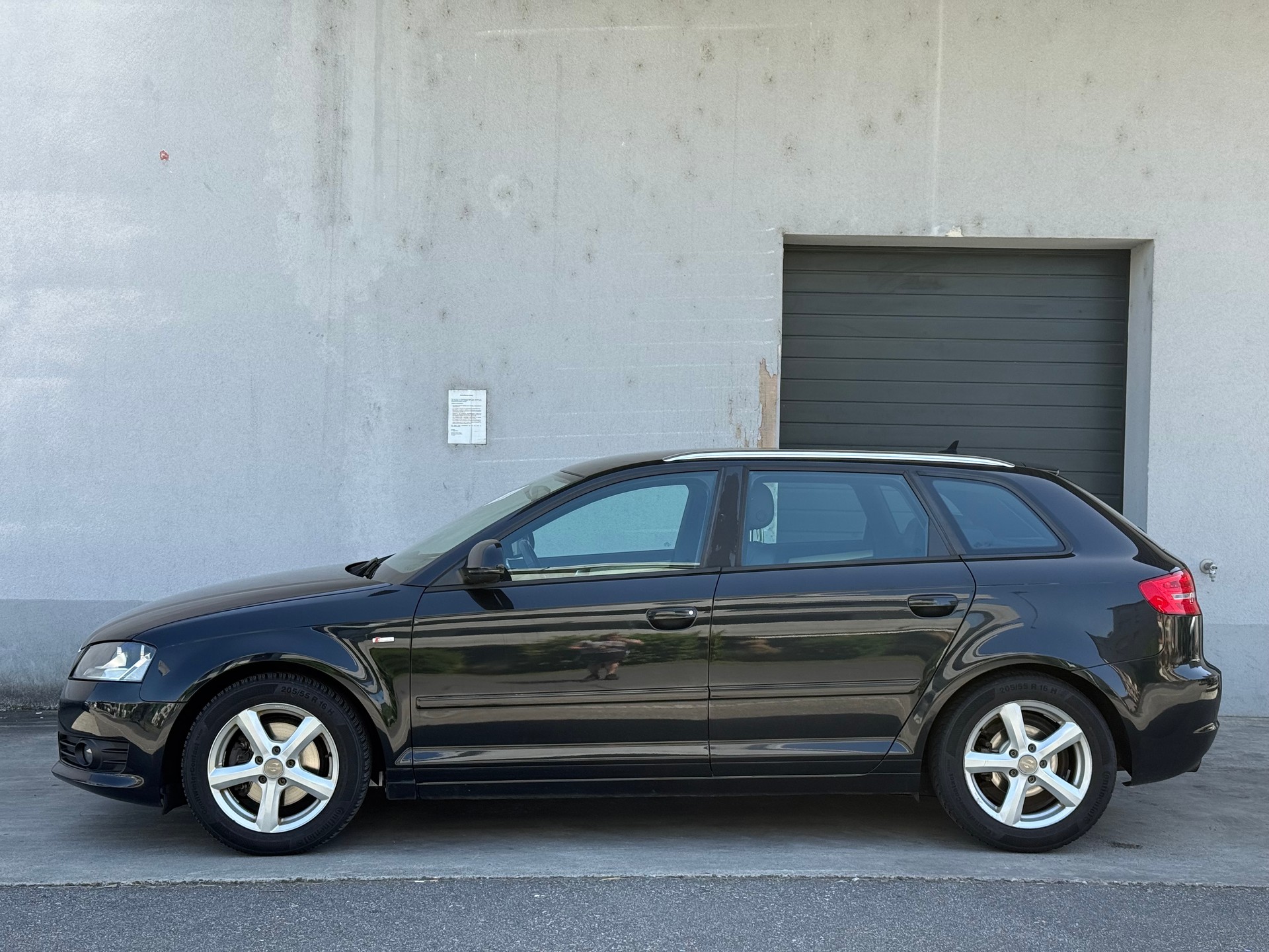 AUDI A3 Sportback 1.8 TFSI S-Line-showroom-element-1