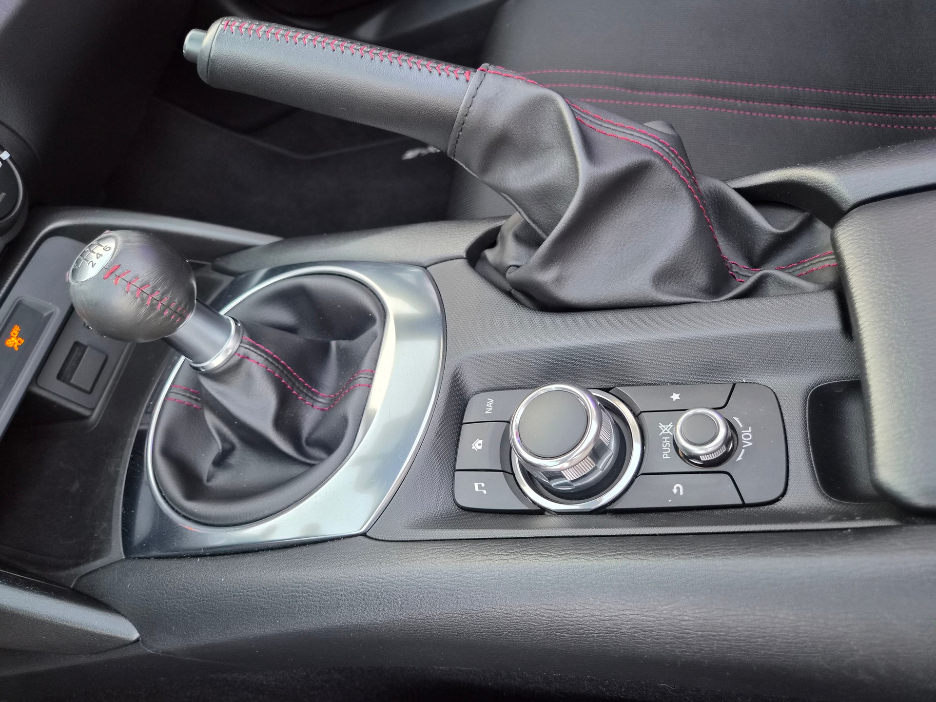 MAZDA MX-5 SKYACTIV-G 160 Revolution-image-13